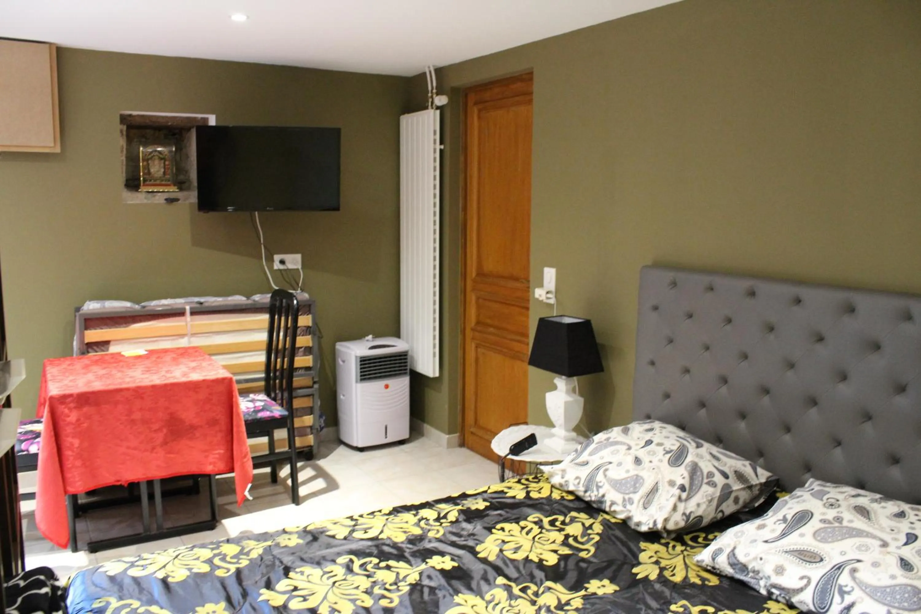 Bed in Le Fauverney Lodge