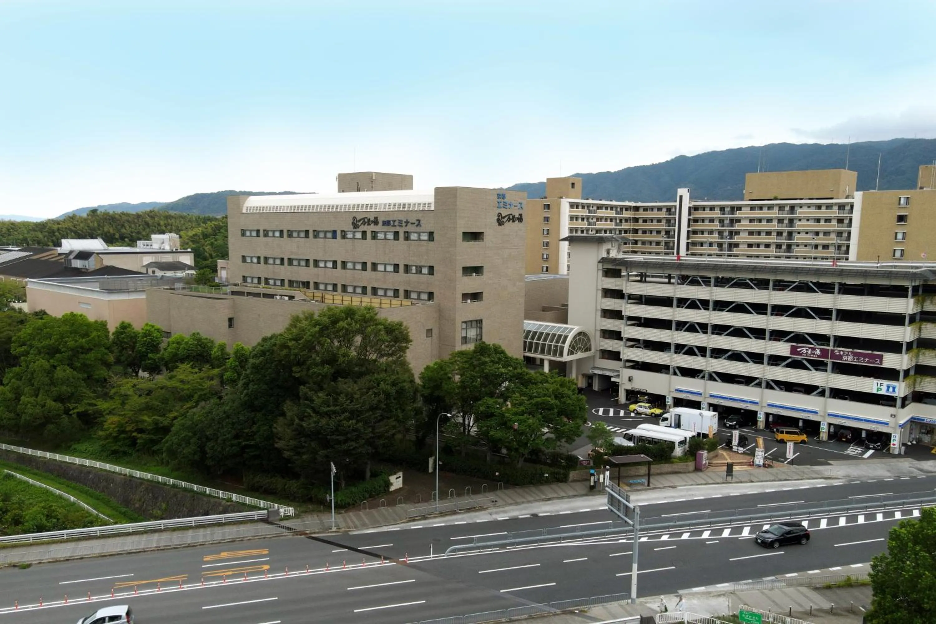 Property building in ホテル京都エミナースManyonoyuHotelKyotoEminence