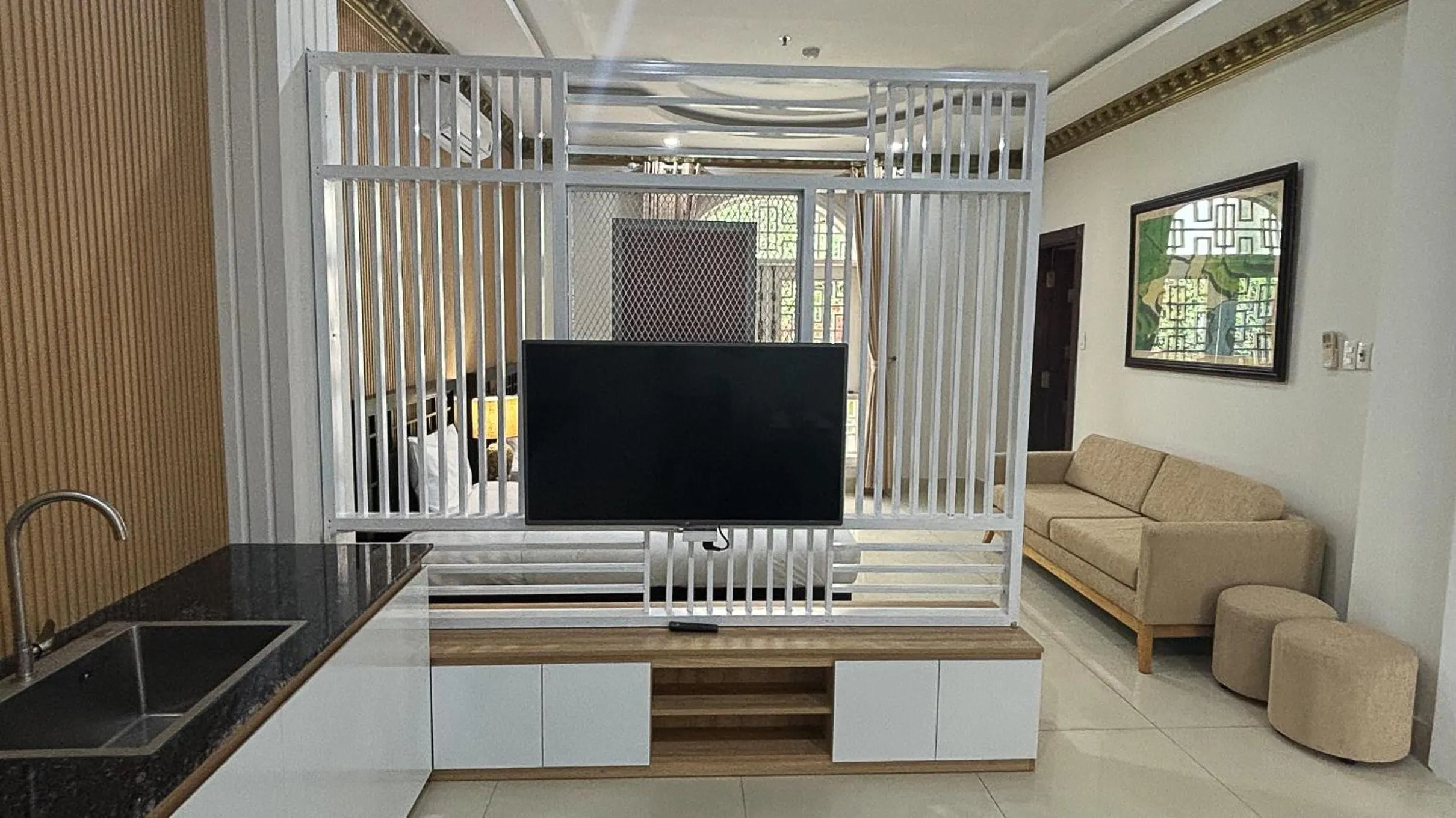 TV and multimedia in Seavitel Danang Beach Hotel