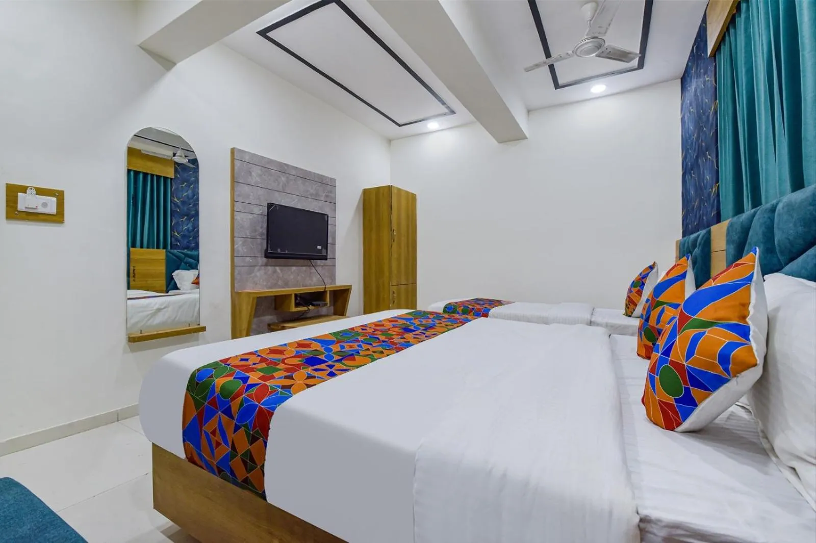 View (from property/room), Bed in Green Tree Hotel