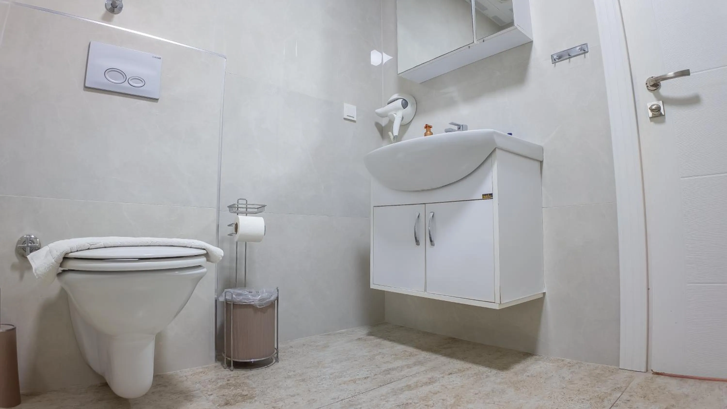 Toilet in Güden-Pearl