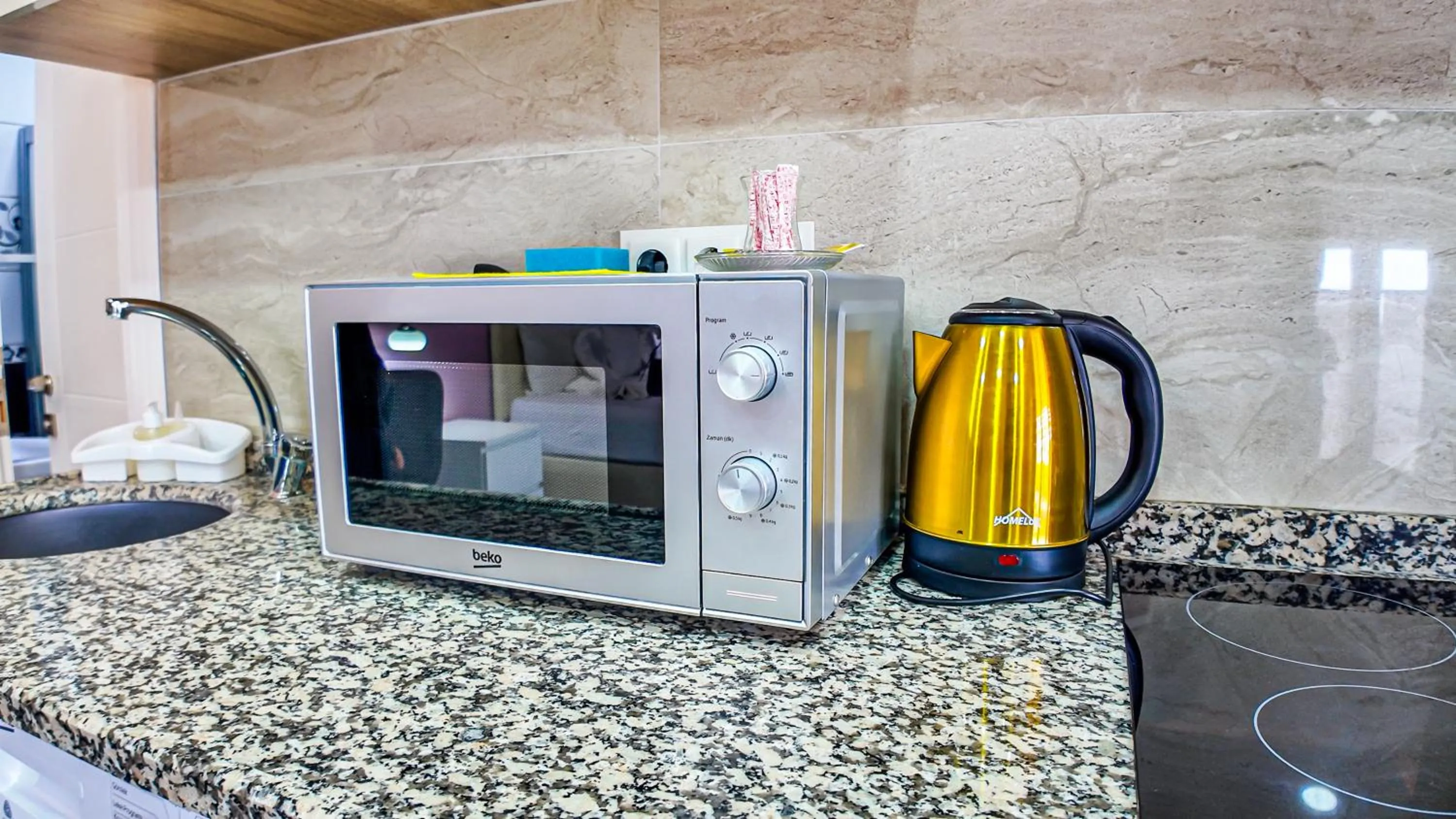 microwave in Güden-Pearl