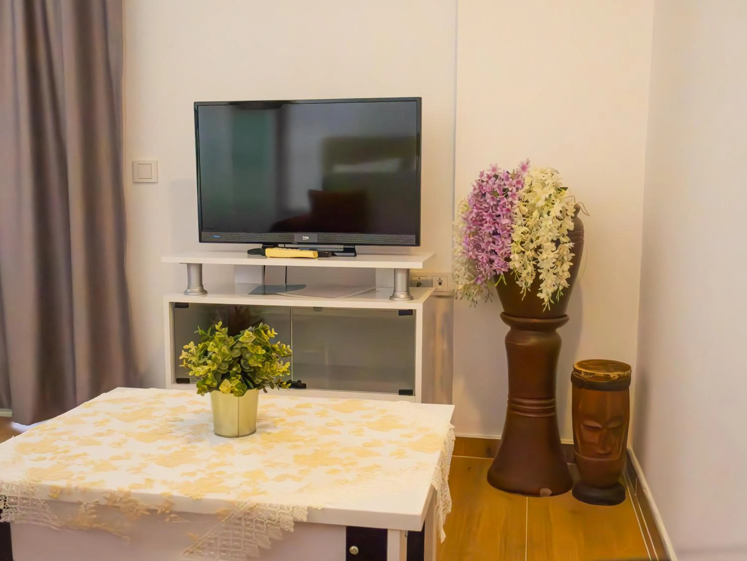 TV and multimedia in Güden-Pearl