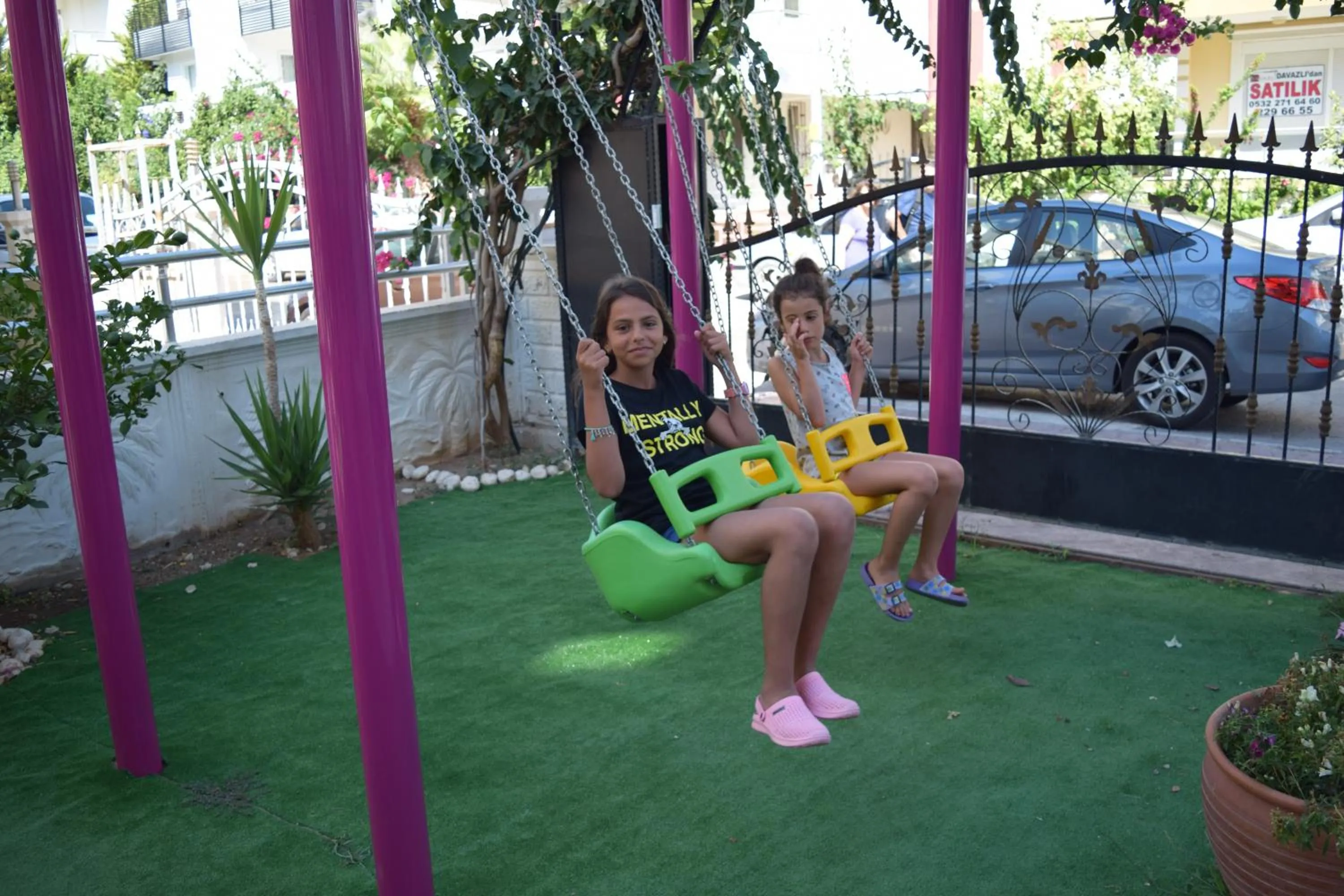 Area and facilities in Güden-Pearl