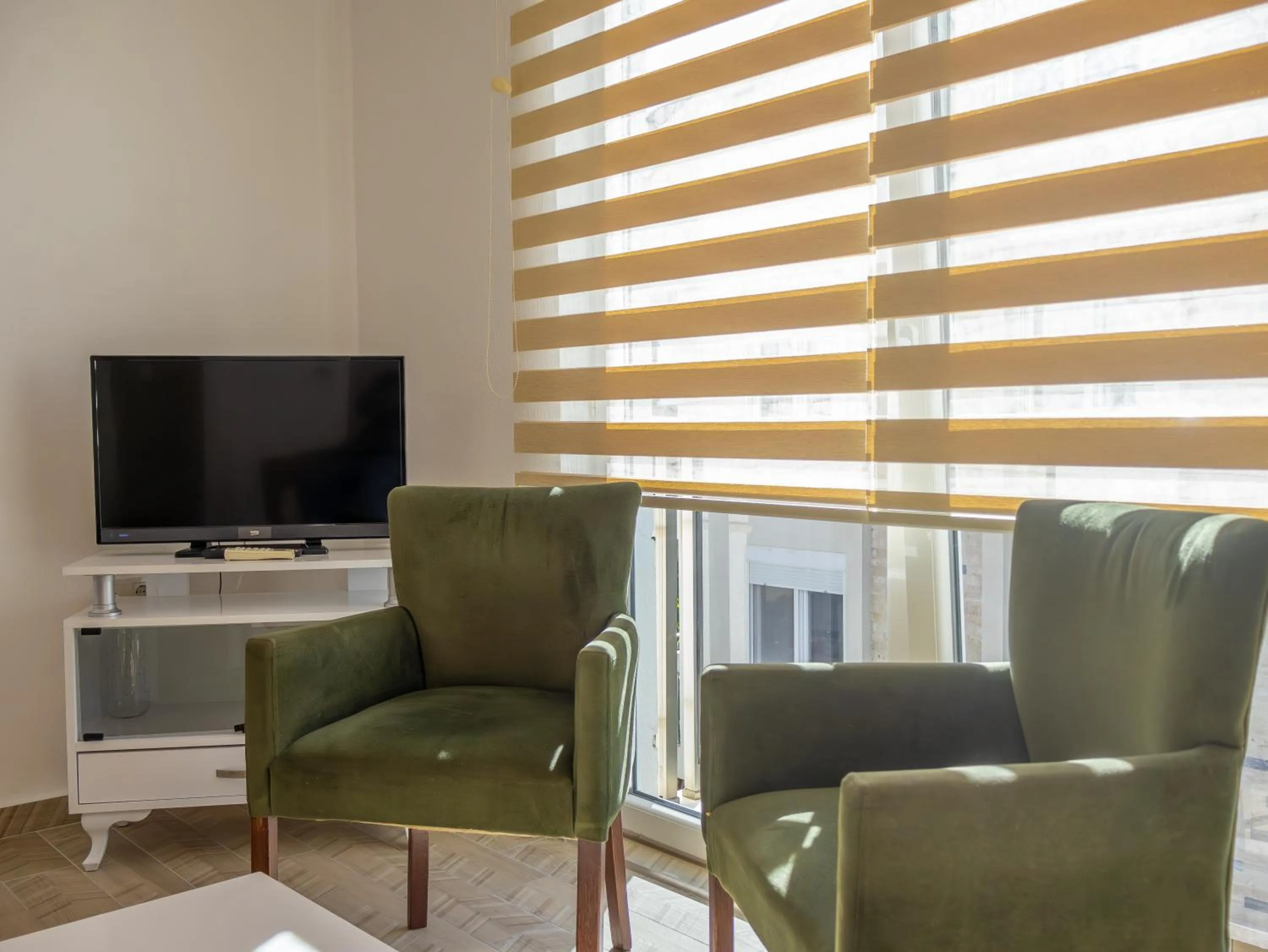 TV and multimedia in Güden-Pearl