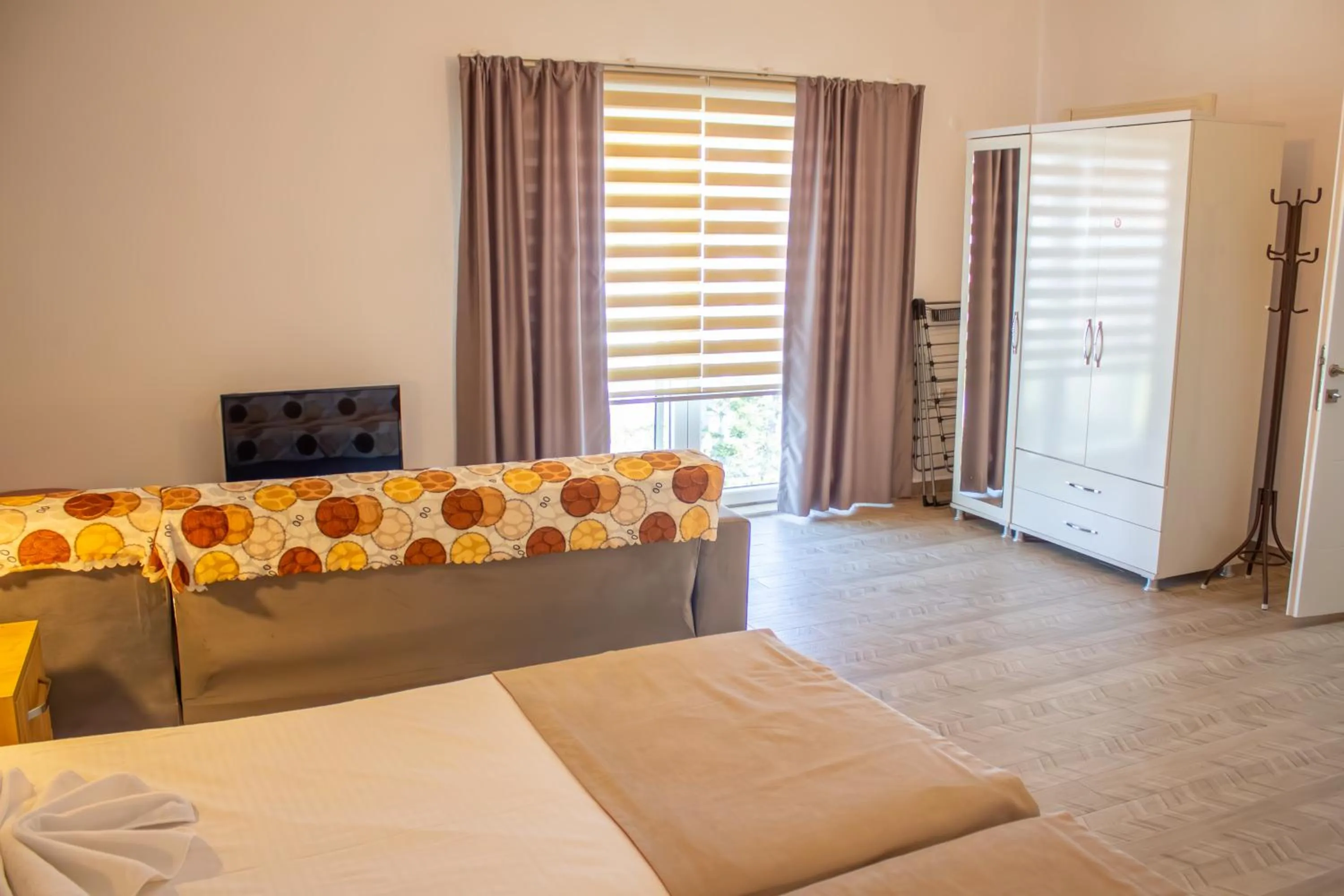 Living room, Bed in Güden-Pearl