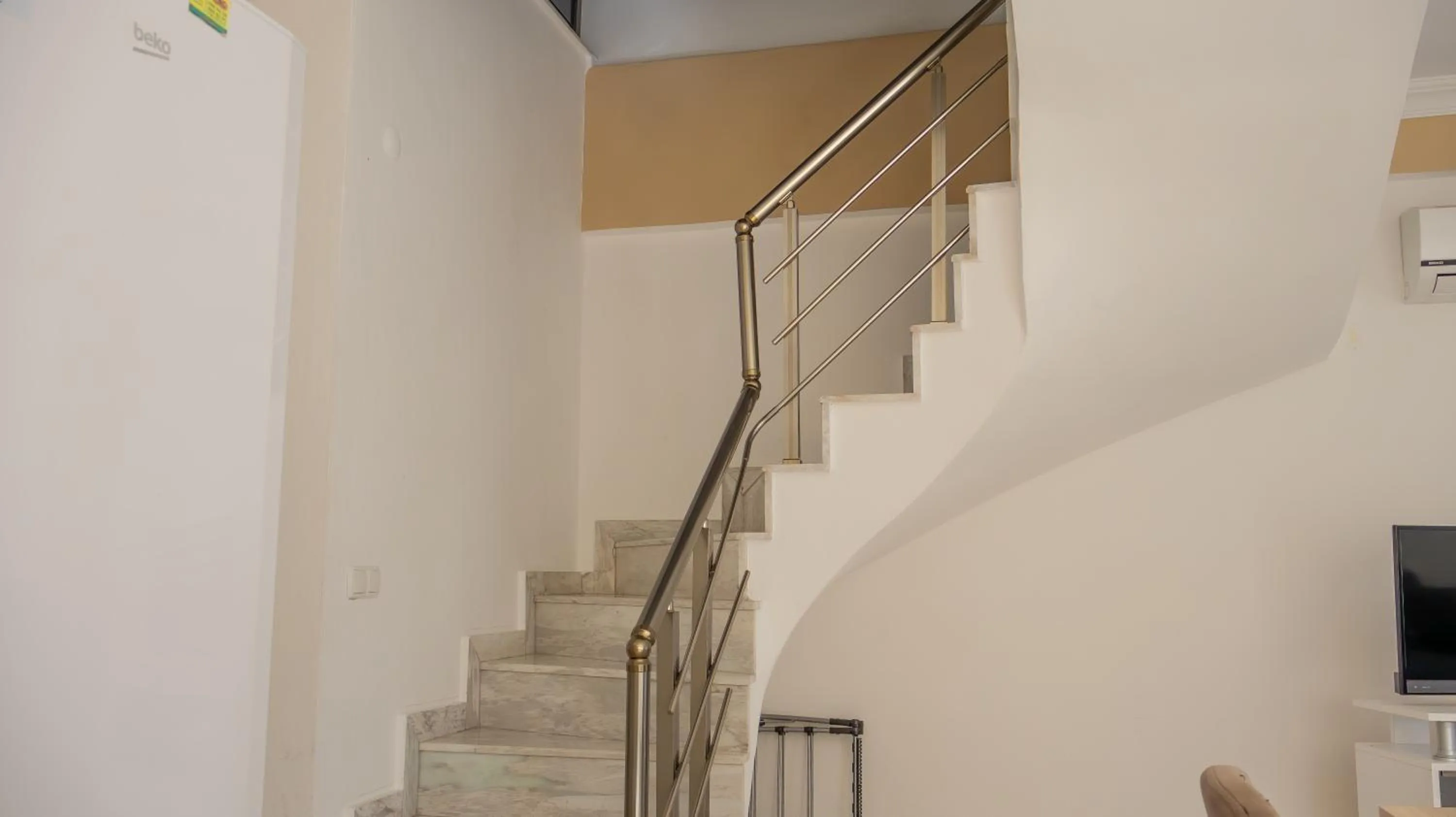 TV and multimedia in Güden-Pearl