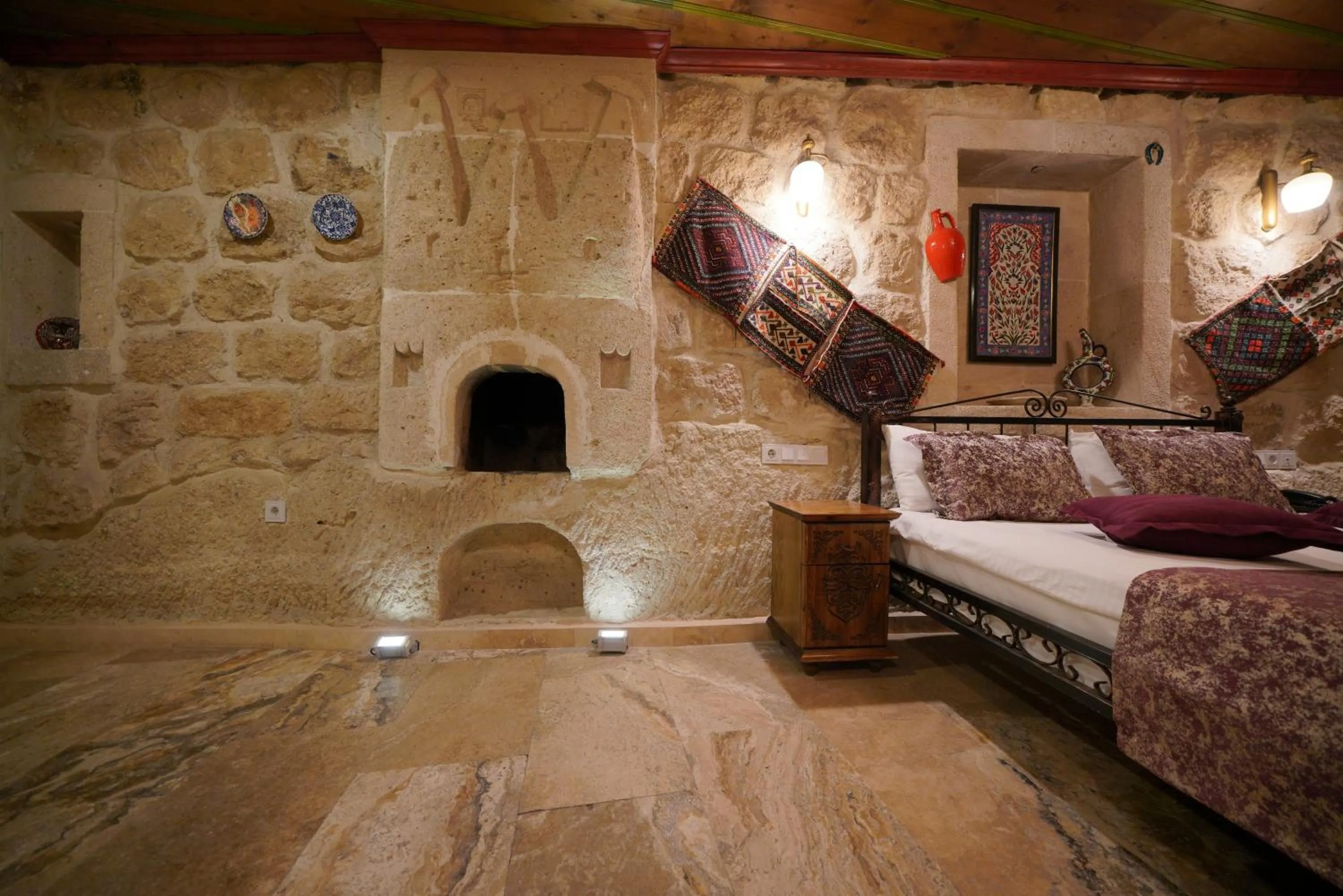 Bed in Emit Cave Hotel