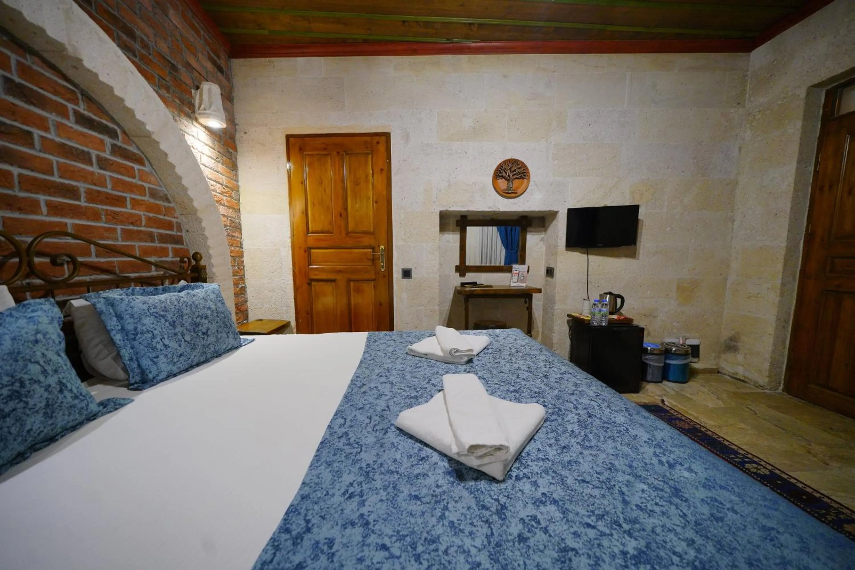 Bed in Emit Cave Hotel
