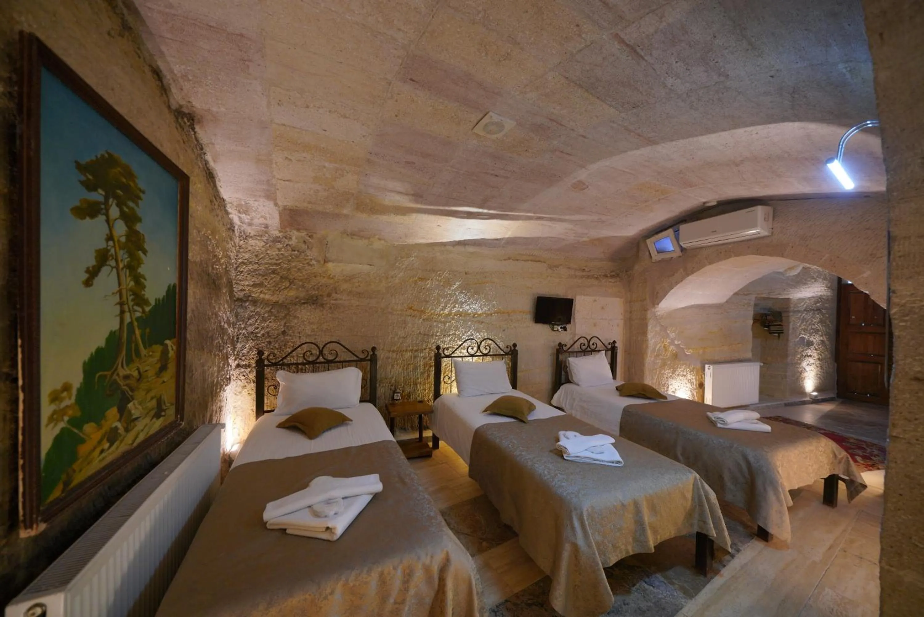 Bed in Emit Cave Hotel