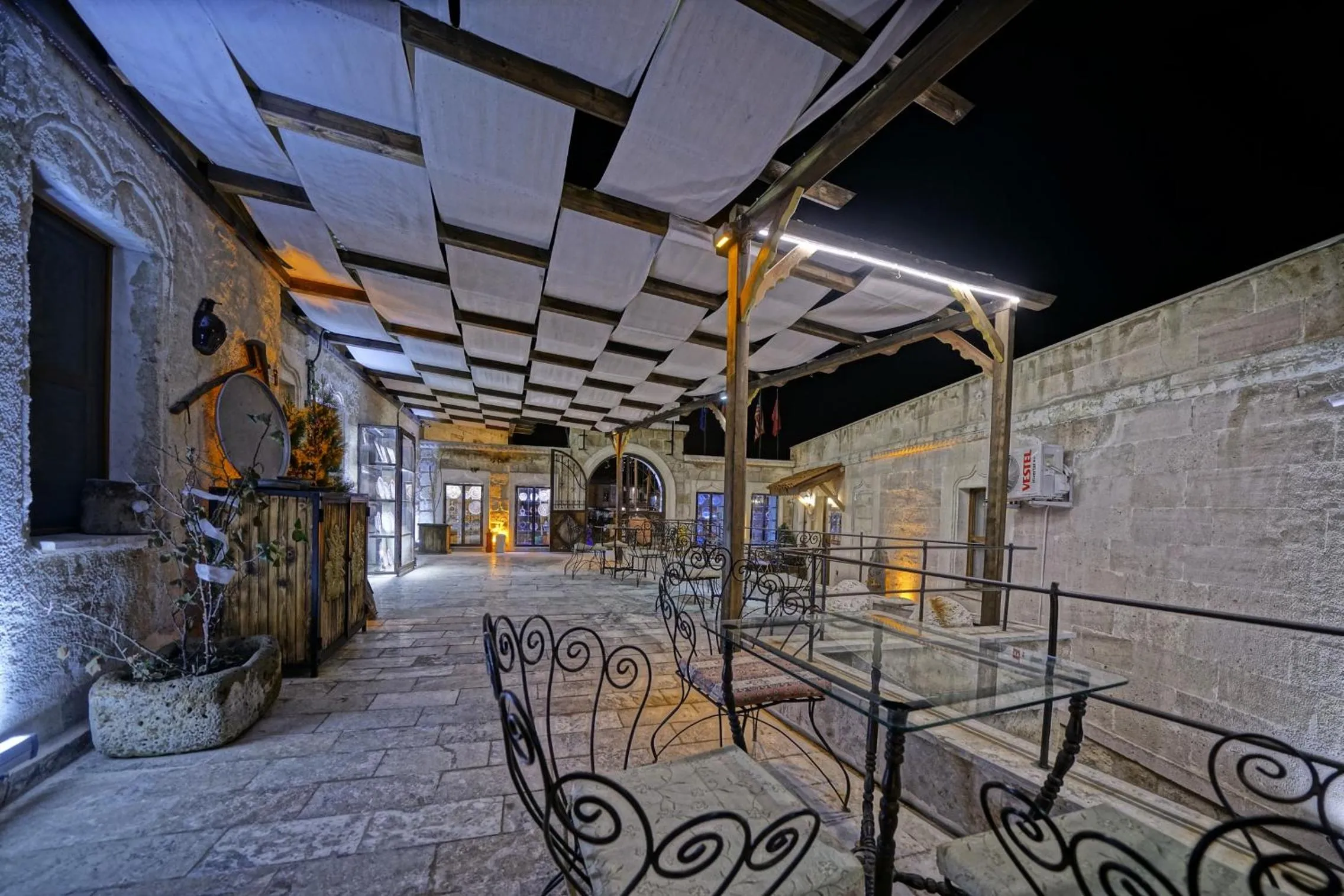 Patio in Emit Cave Hotel