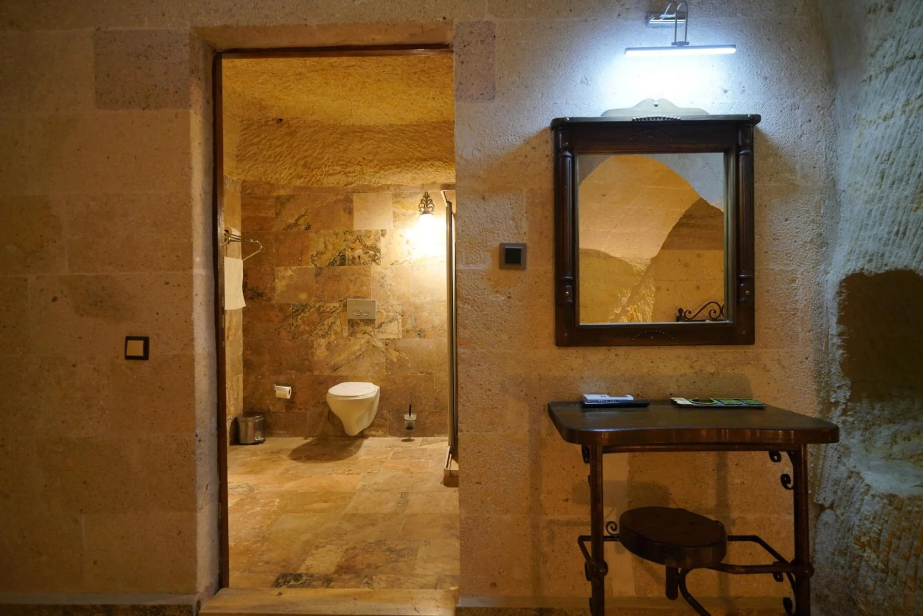 Bathroom in Emit Cave Hotel