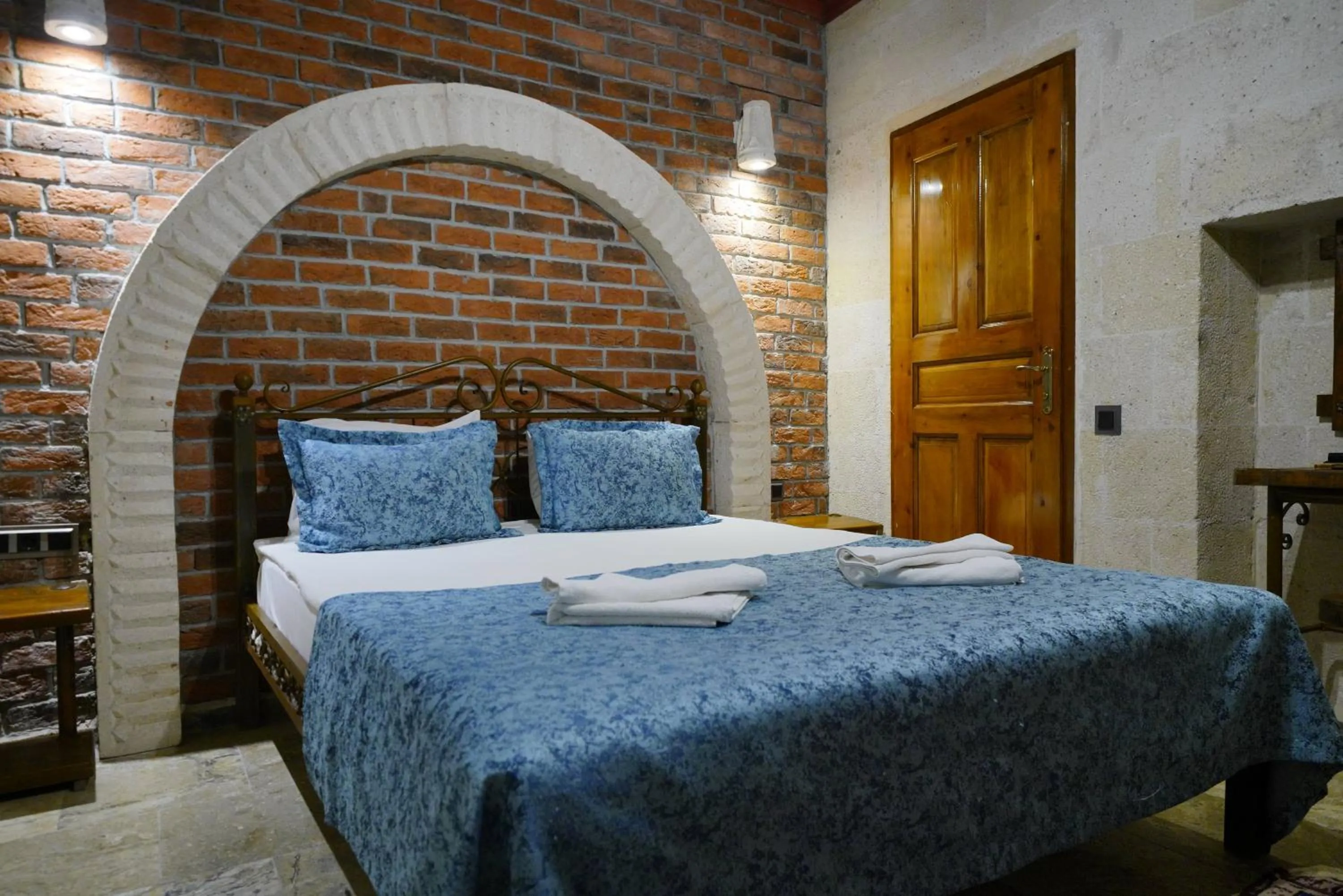 Bed in Emit Cave Hotel