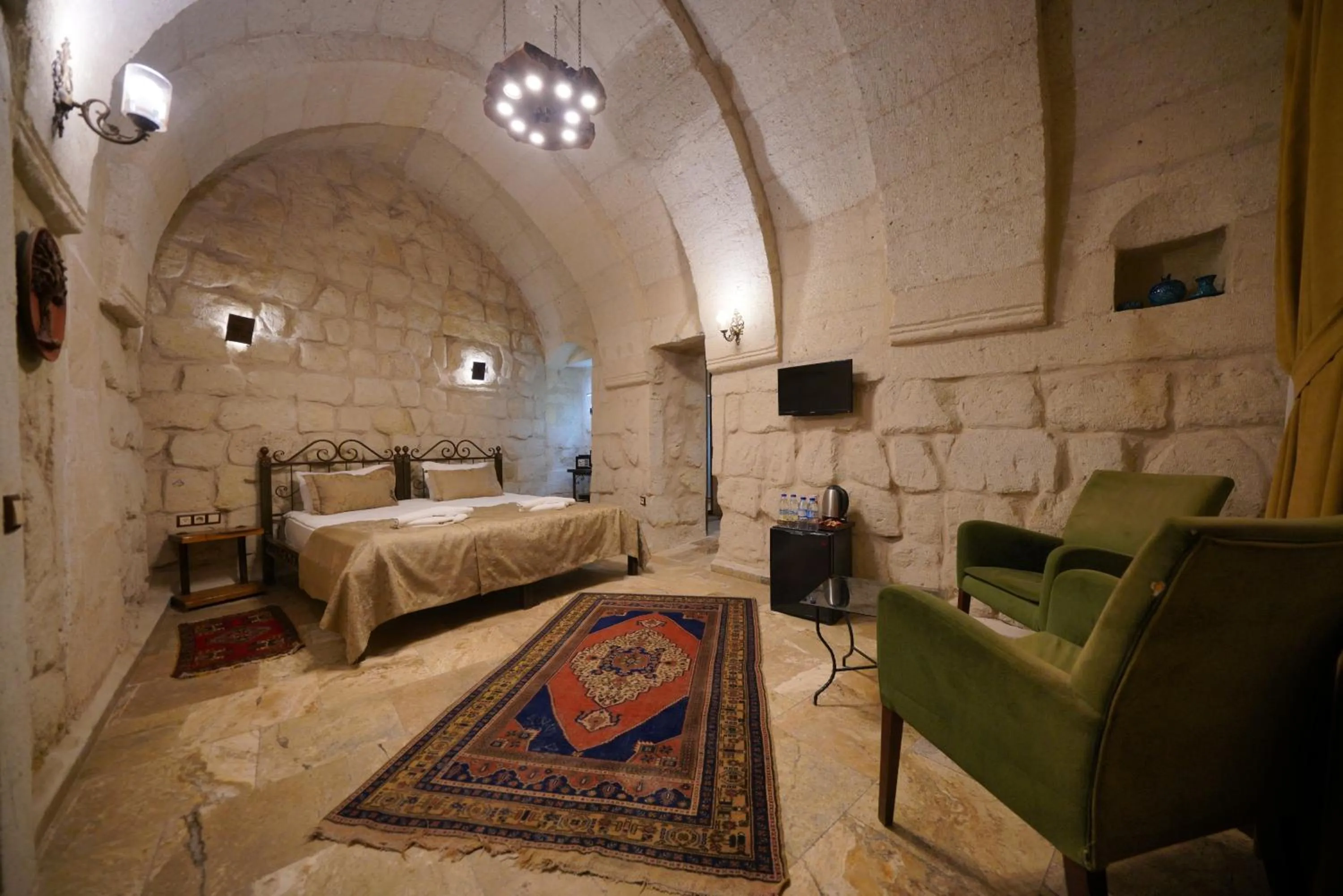 Bed in Emit Cave Hotel