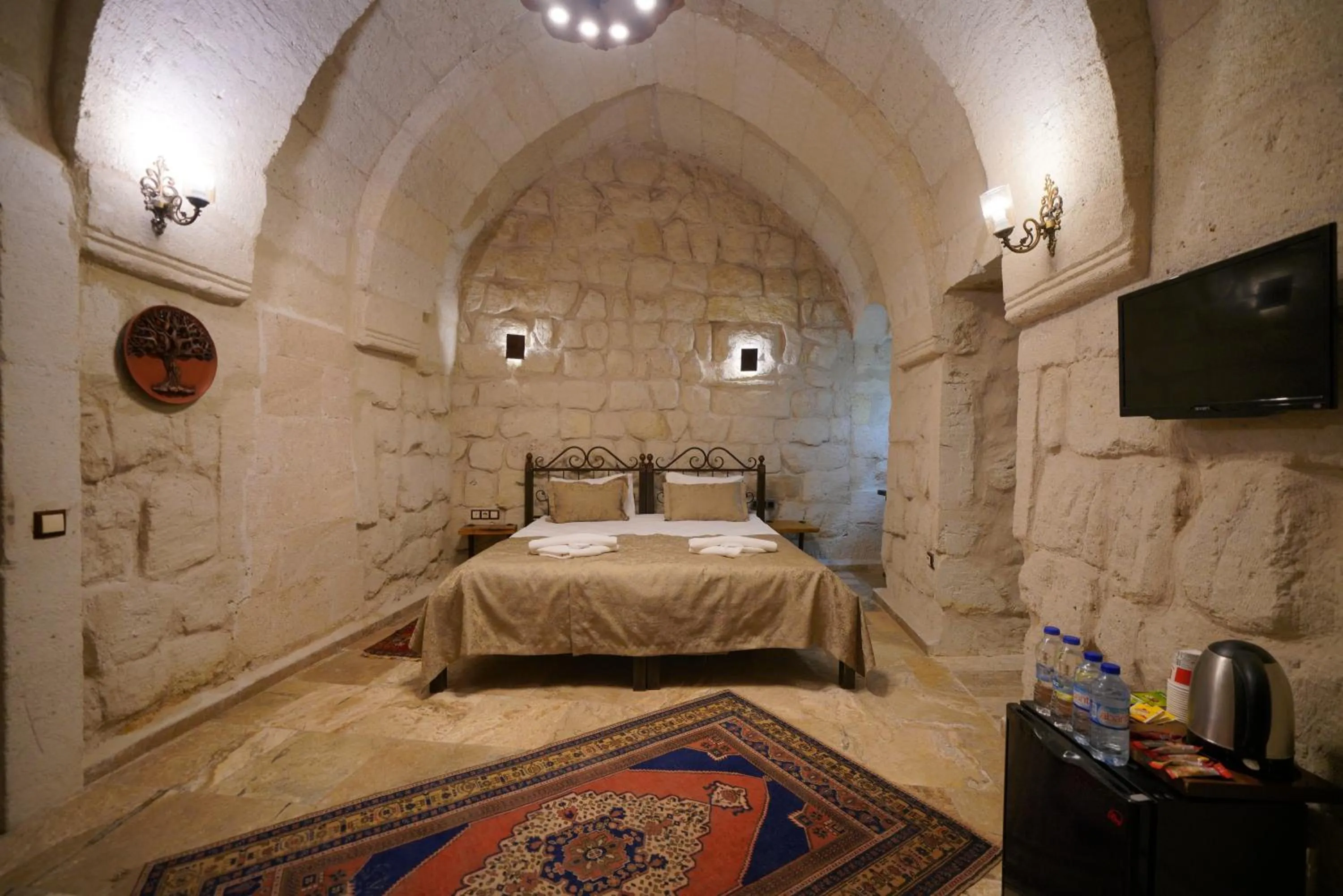 Bed in Emit Cave Hotel