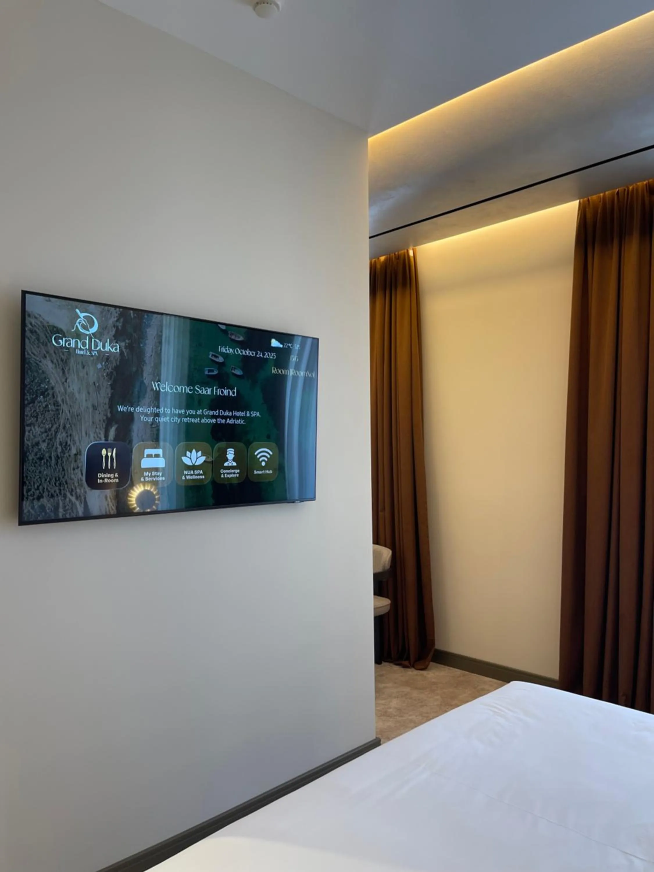 TV and multimedia, Bed in Grand Duka Hotel & SPA