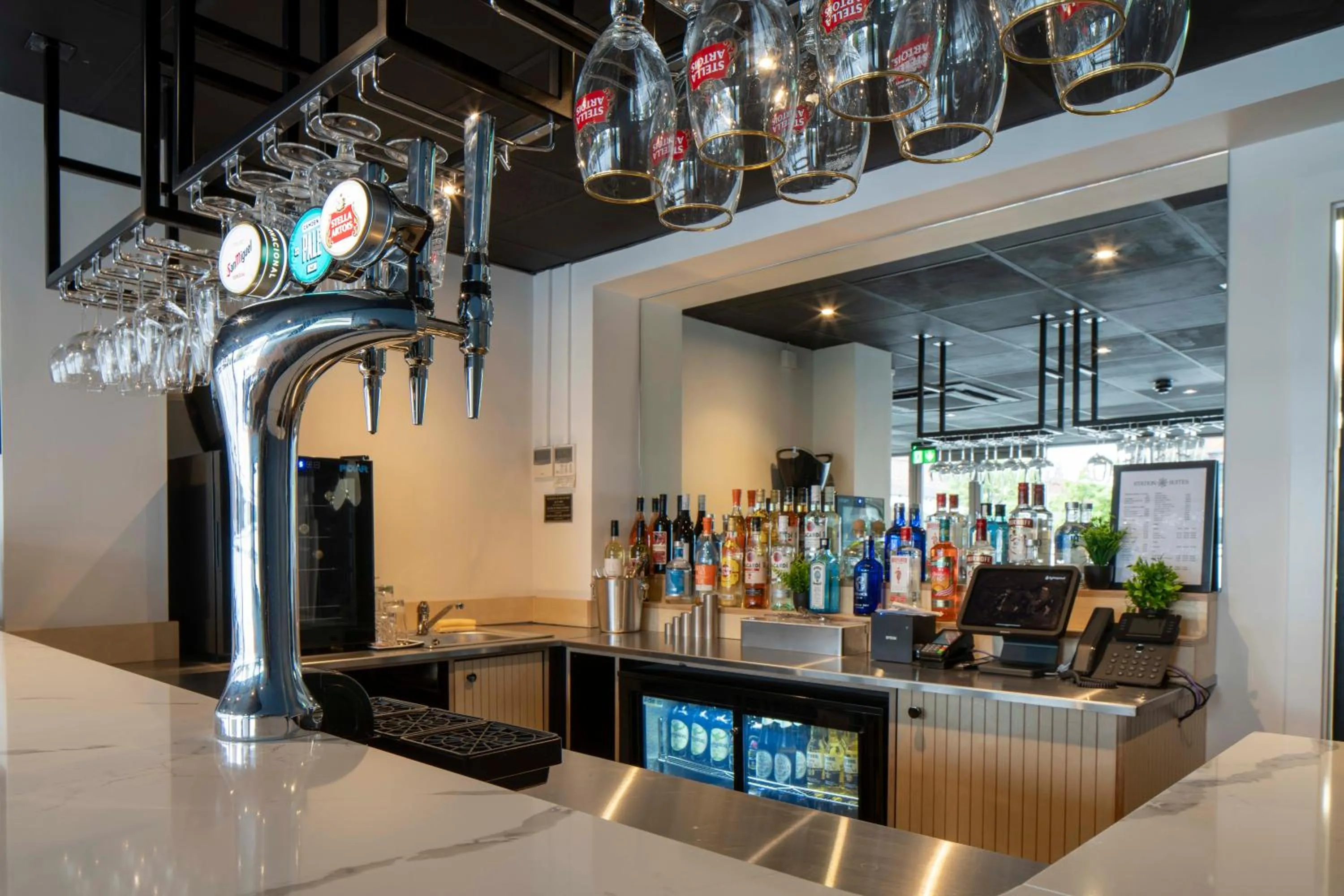 Lounge or bar in Station Suites Aparthotel