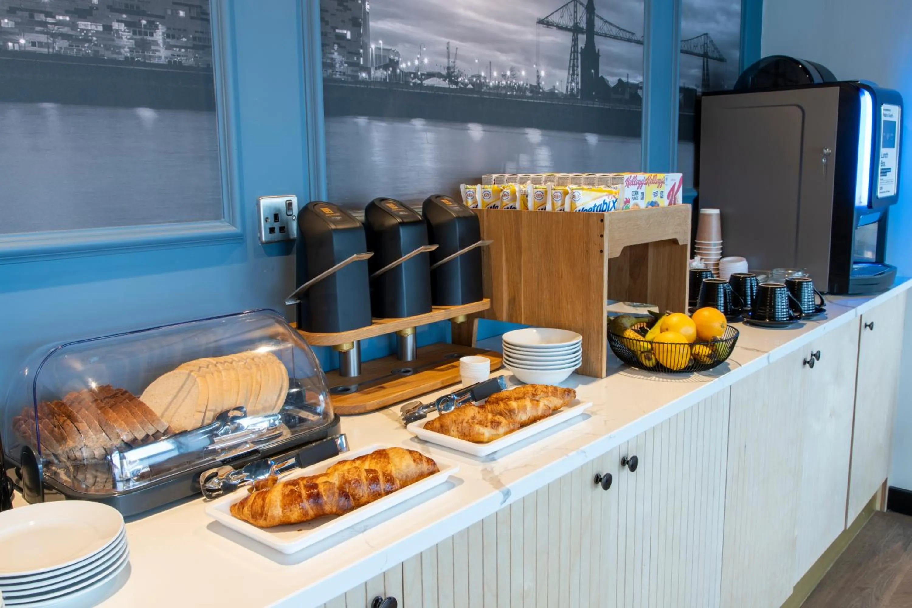 Breakfast in Station Suites Aparthotel