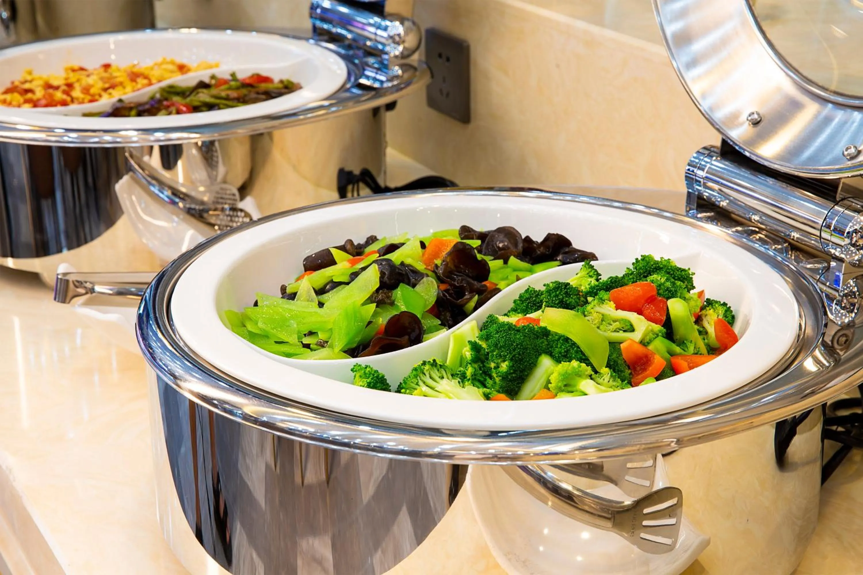 Restaurant/places to eat in LanOu hotel