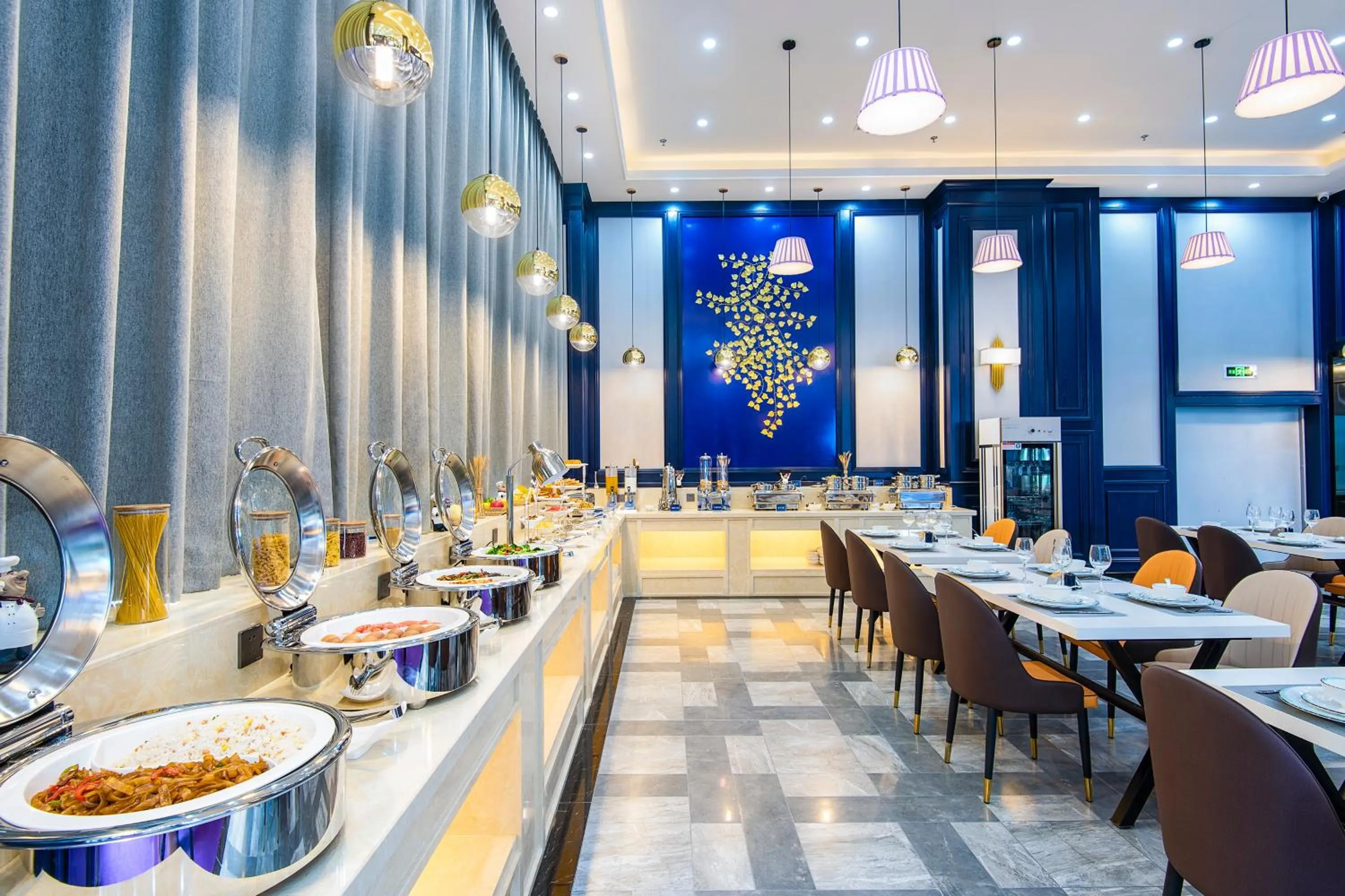 Restaurant/places to eat in LanOu hotel