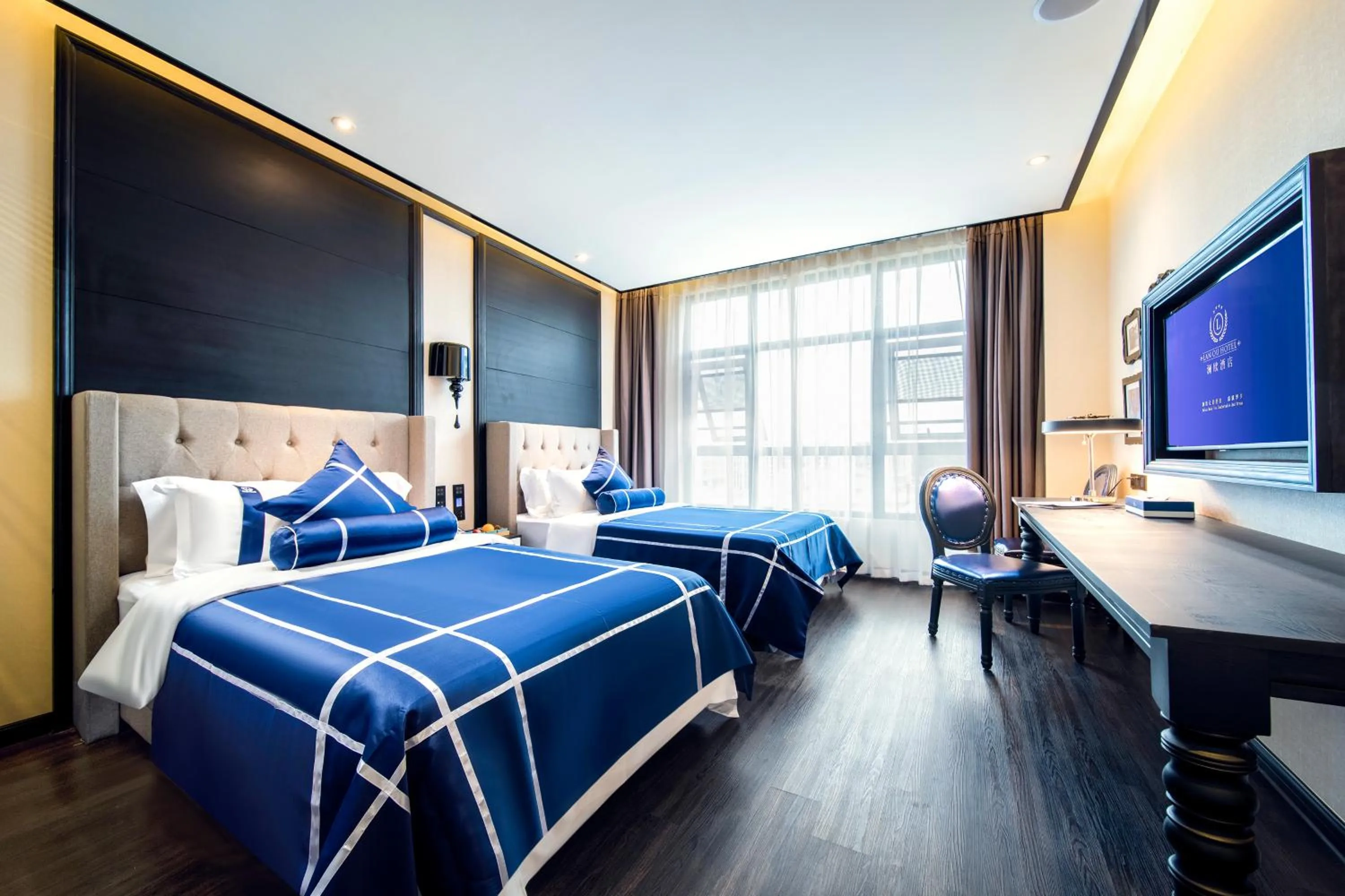 Photo of the whole room, Bed in LanOu hotel