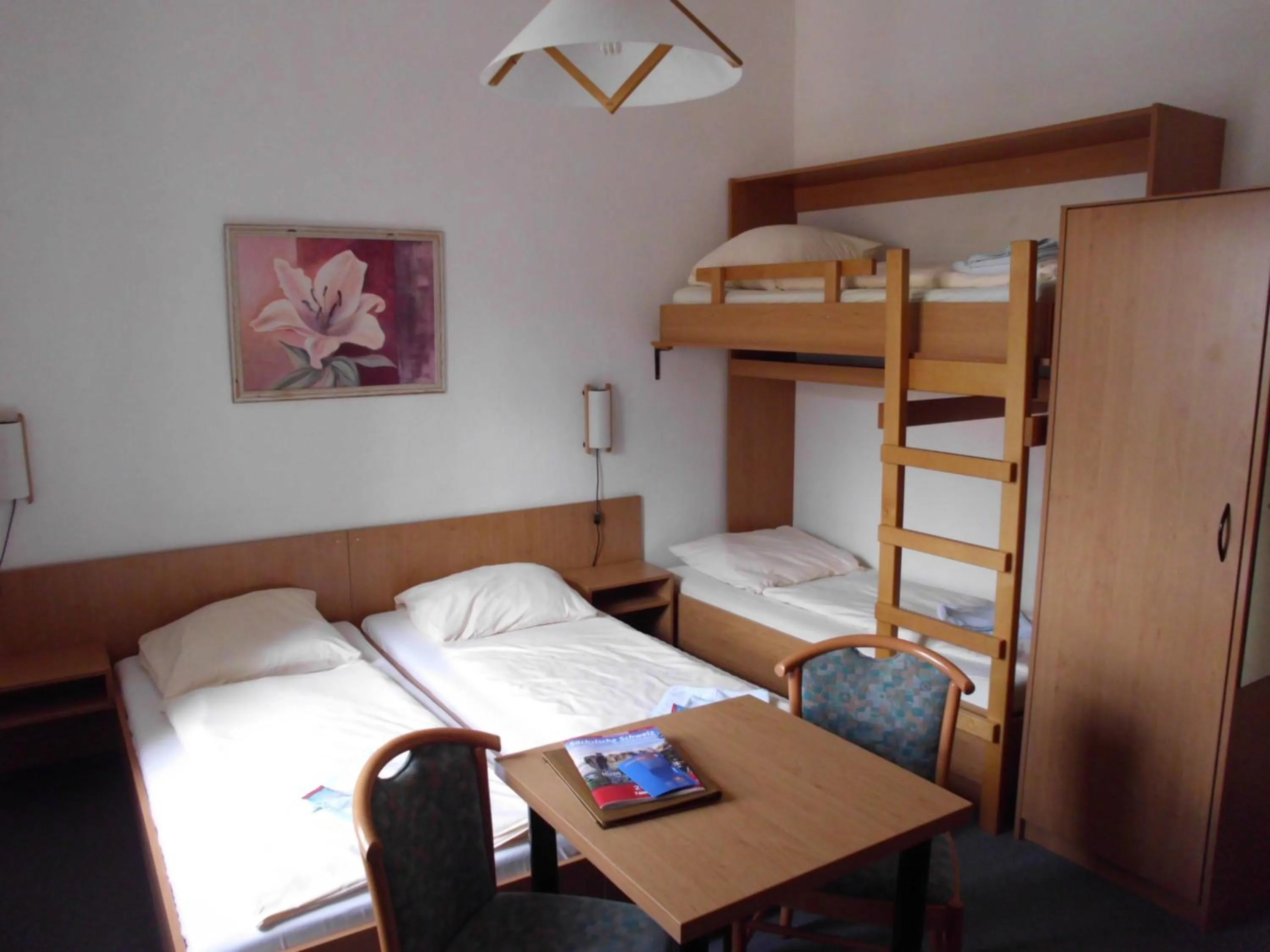 bunk bed, Bed in Burg Hohnstein