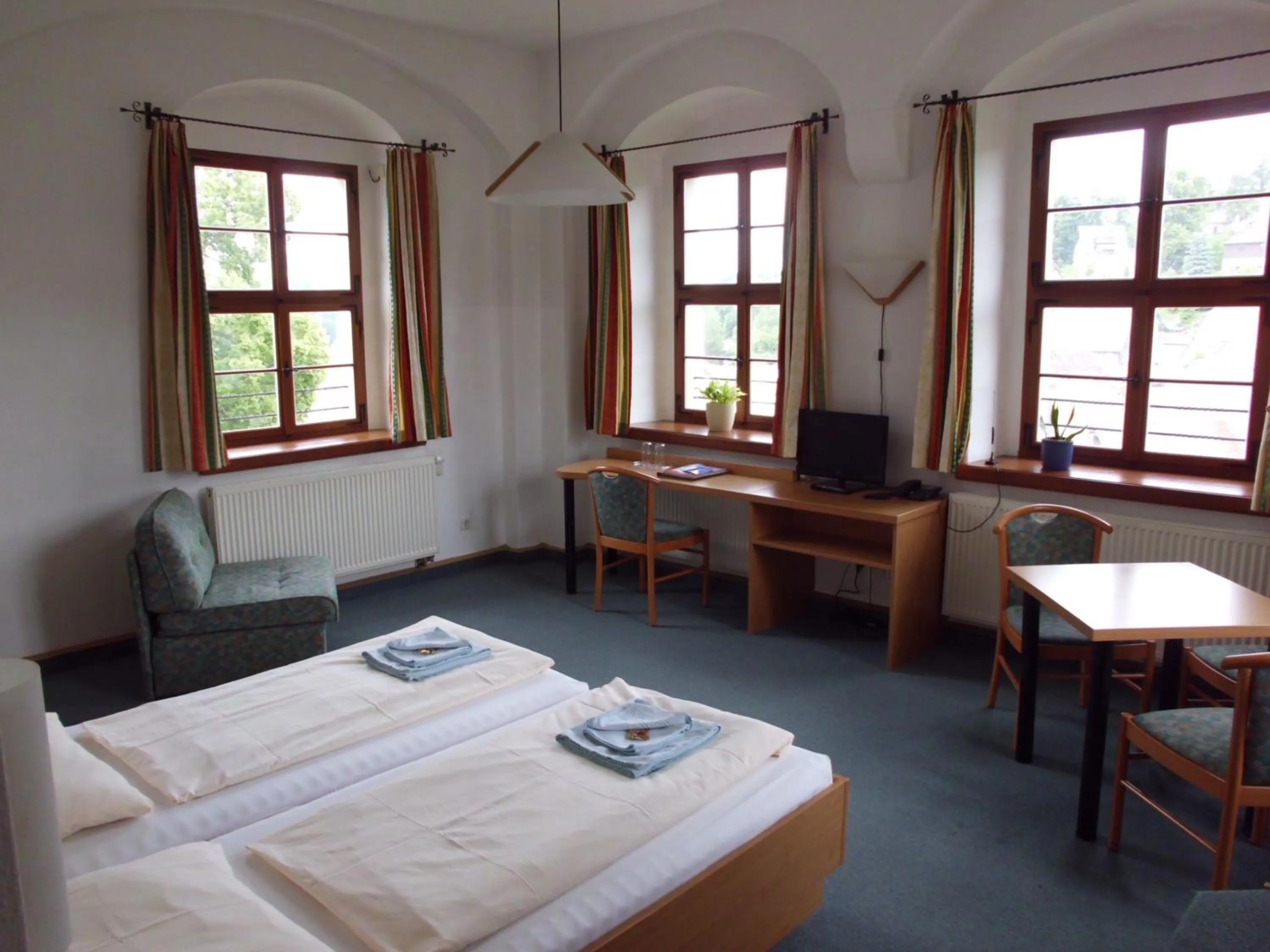 Photo of the whole room, Bed in Burg Hohnstein