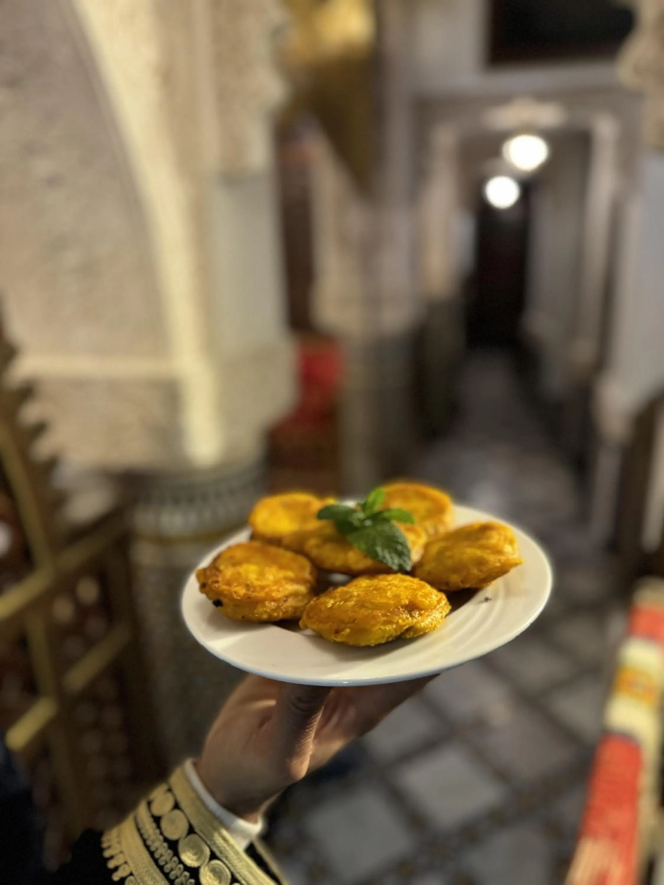 Restaurant/places to eat in Riad Mazar