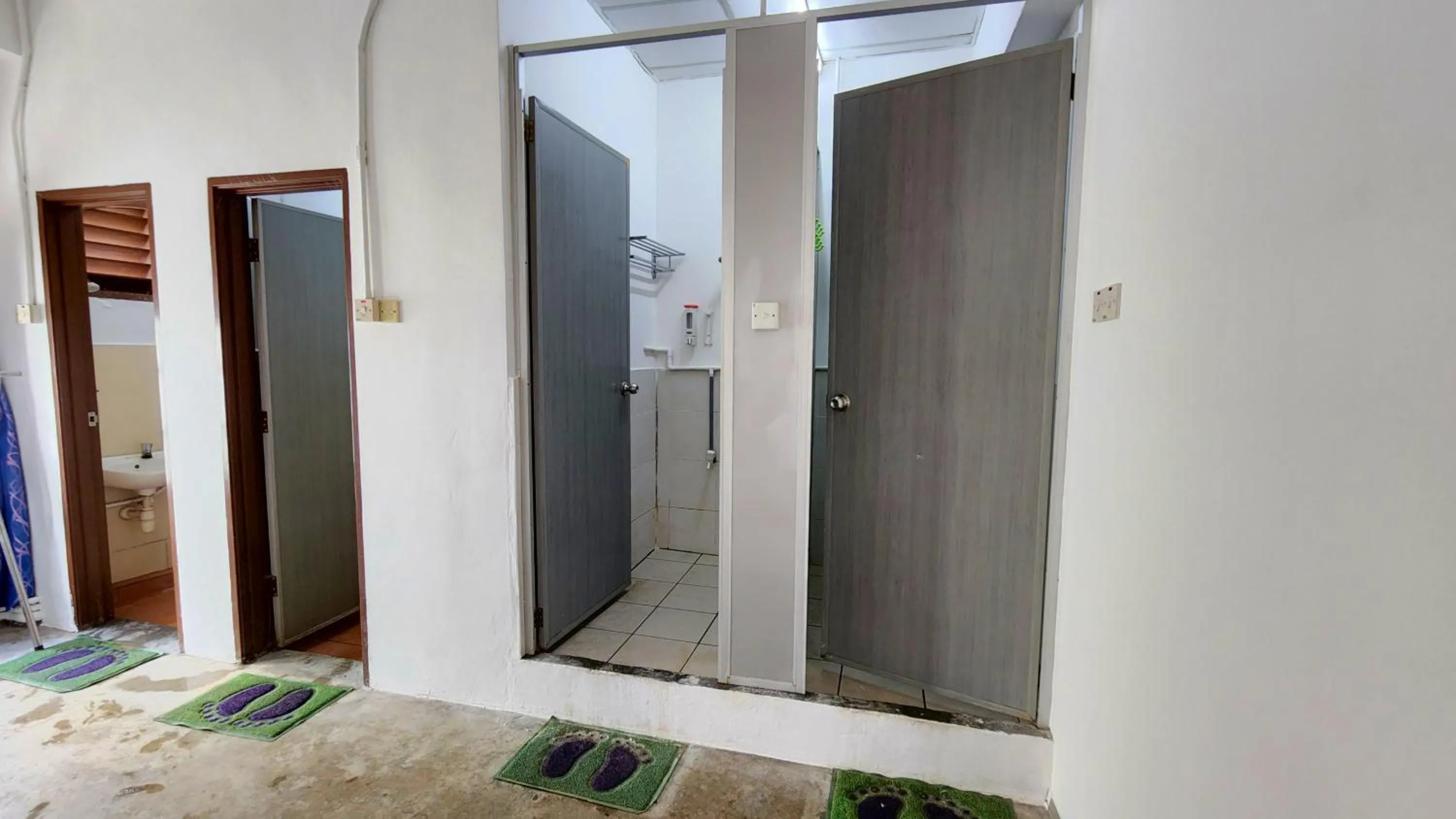 Shower in Vintage Inn