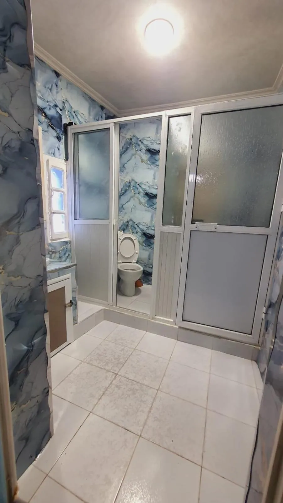 Toilet in Hostel ALINE