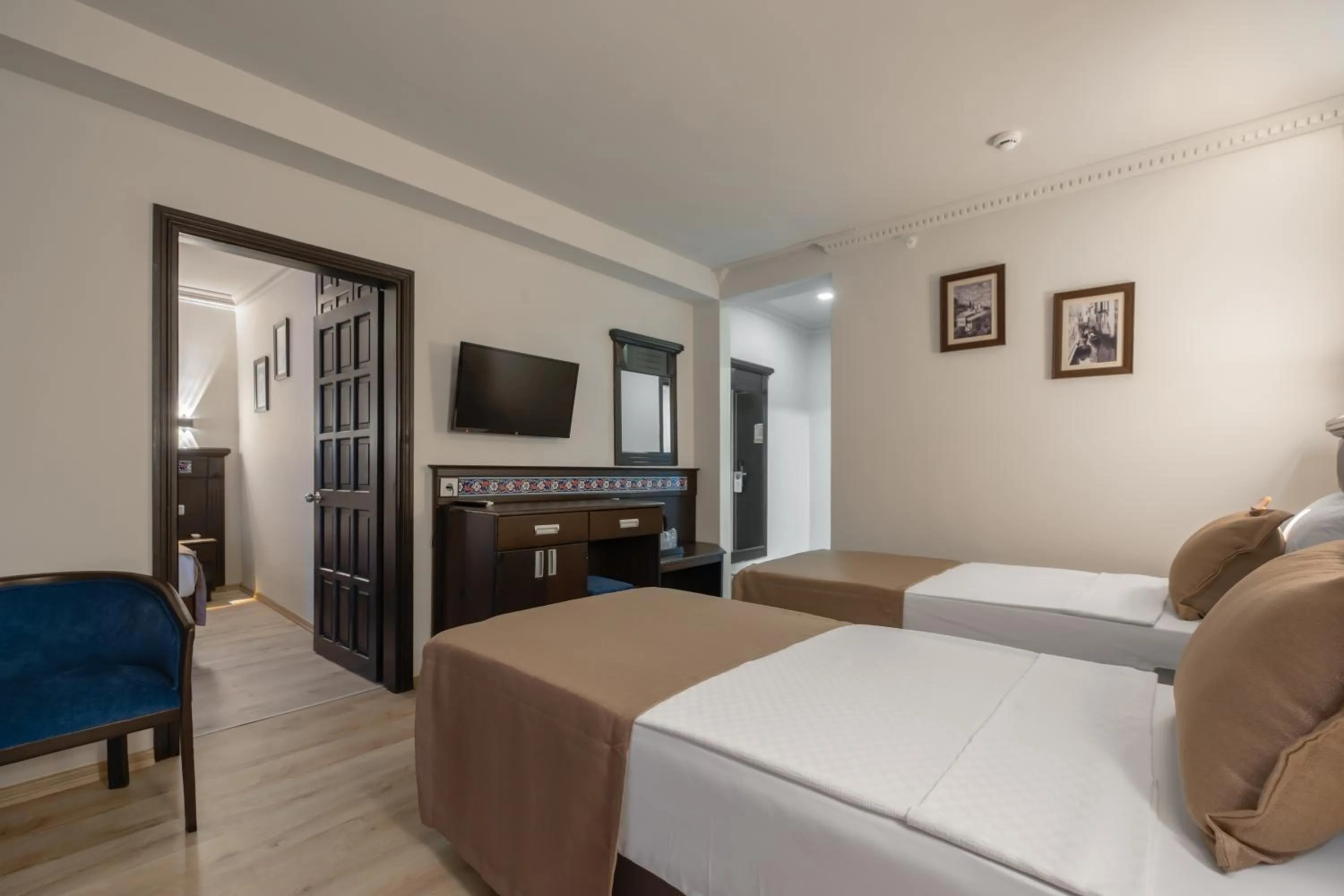 Living room, Bed in Parador Sky Hotel All Inclusive