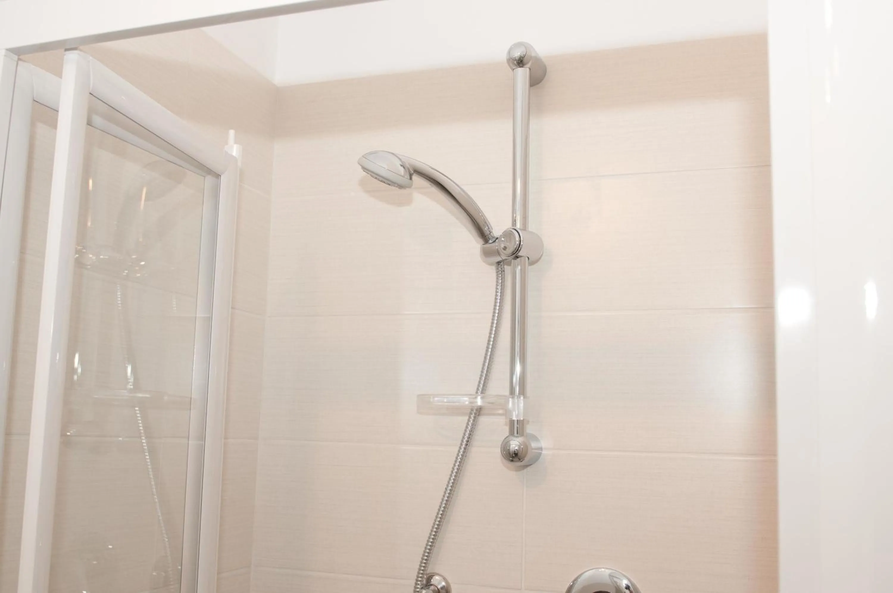 Shower in Lucky Domus Esquilino