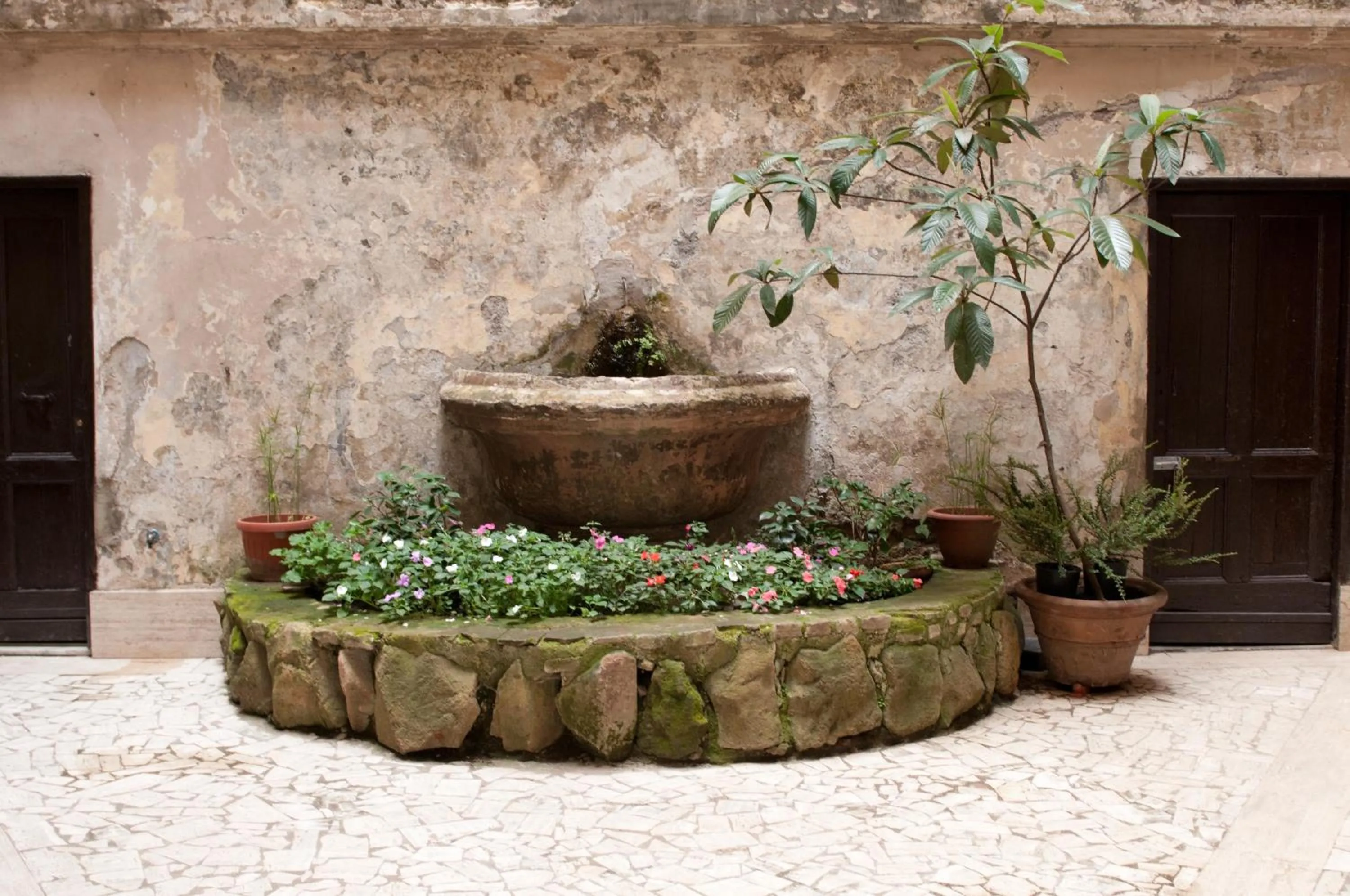 Day in Lucky Domus Esquilino