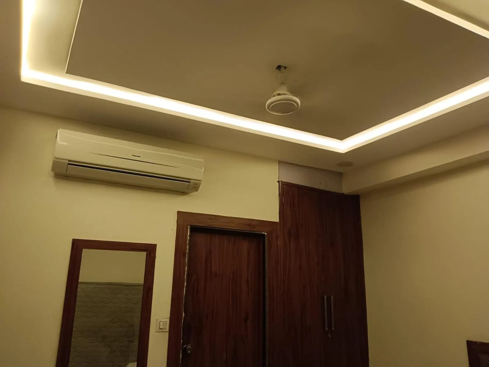 air conditioner in hotel sunrise inn