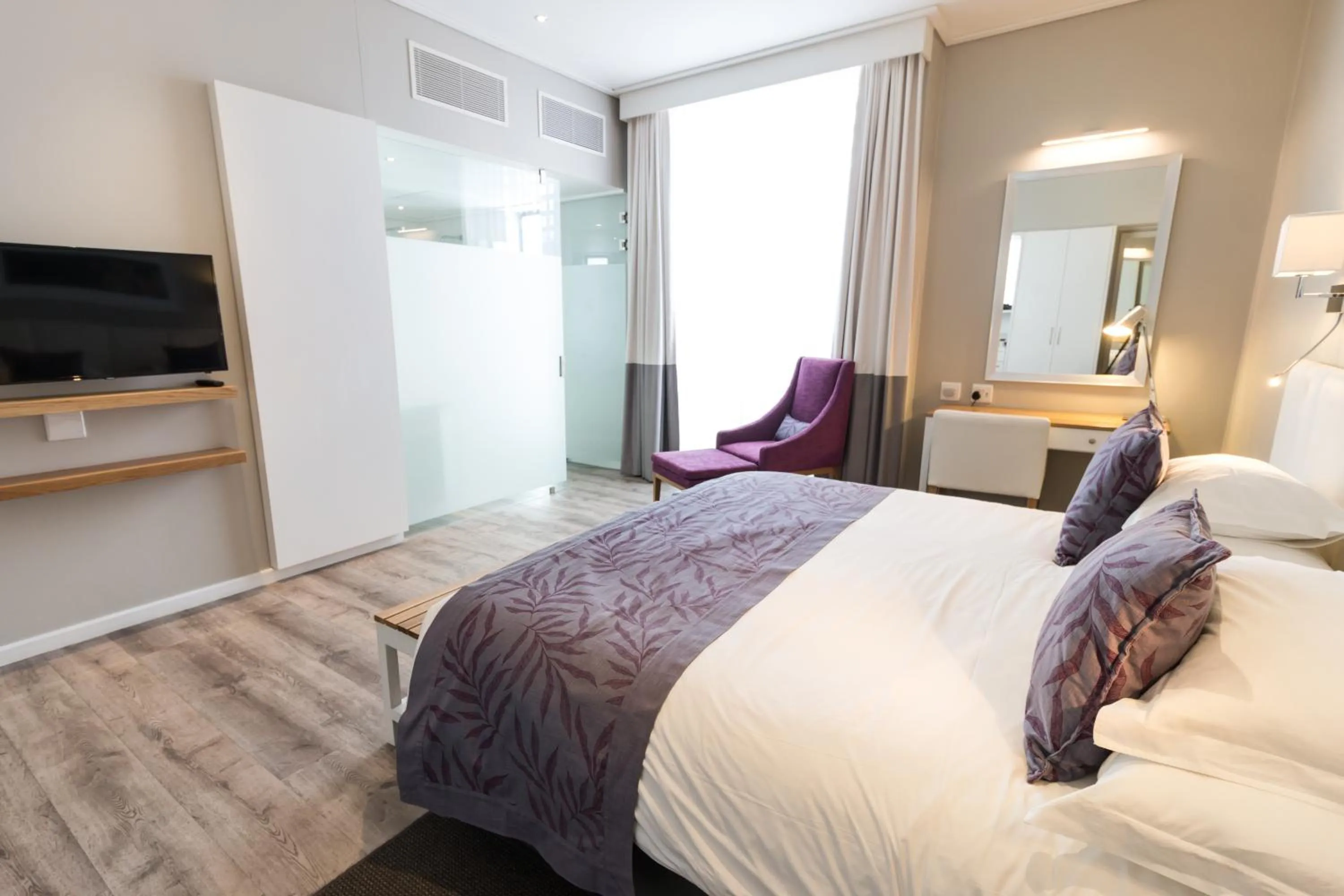 Bedroom, Bed in Royal St. Andrews Hotel, Spa and Conference Centre