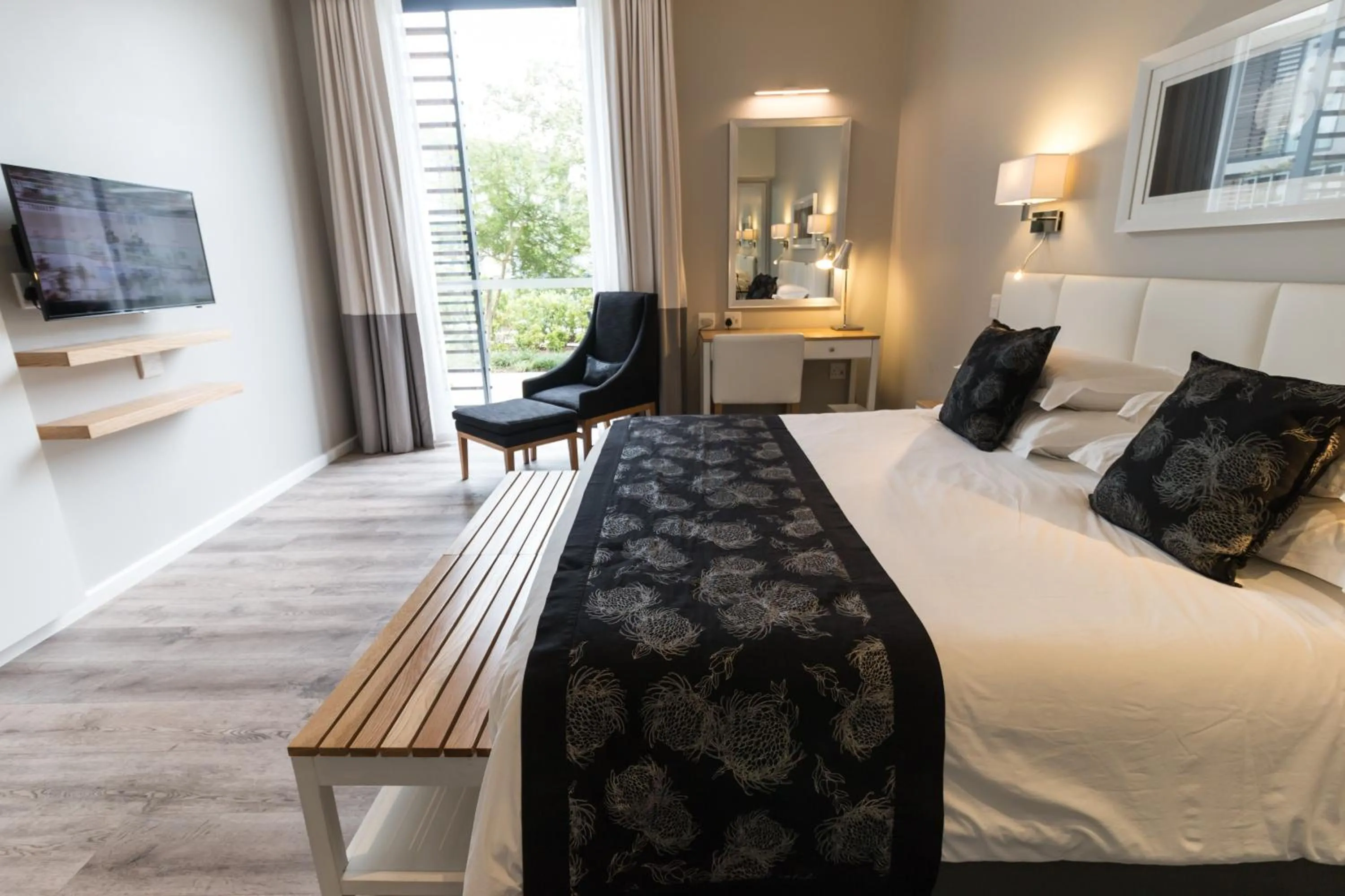 Bedroom, Bed in Royal St. Andrews Hotel, Spa and Conference Centre