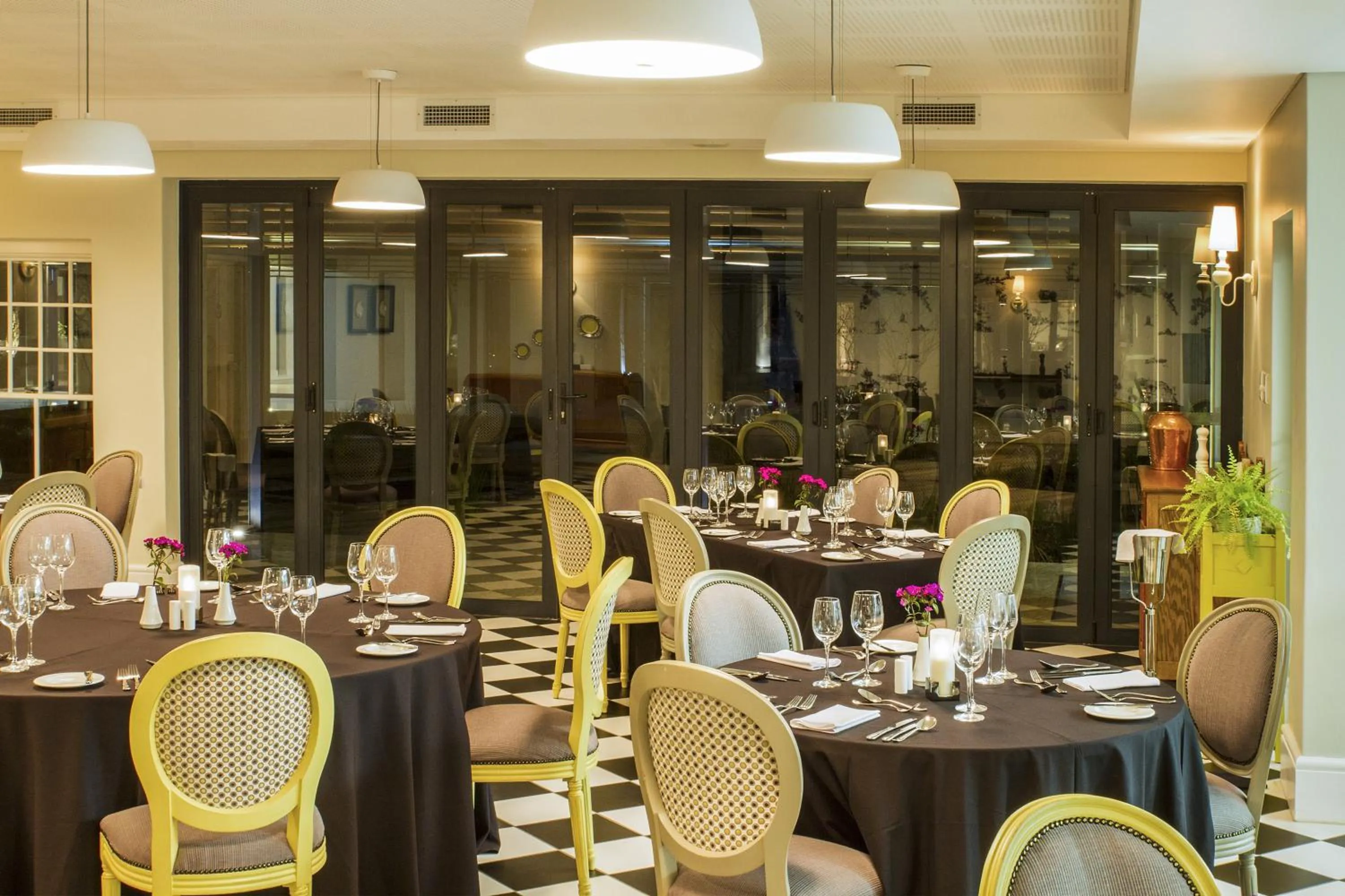 Restaurant/places to eat in Royal St. Andrews Hotel, Spa and Conference Centre