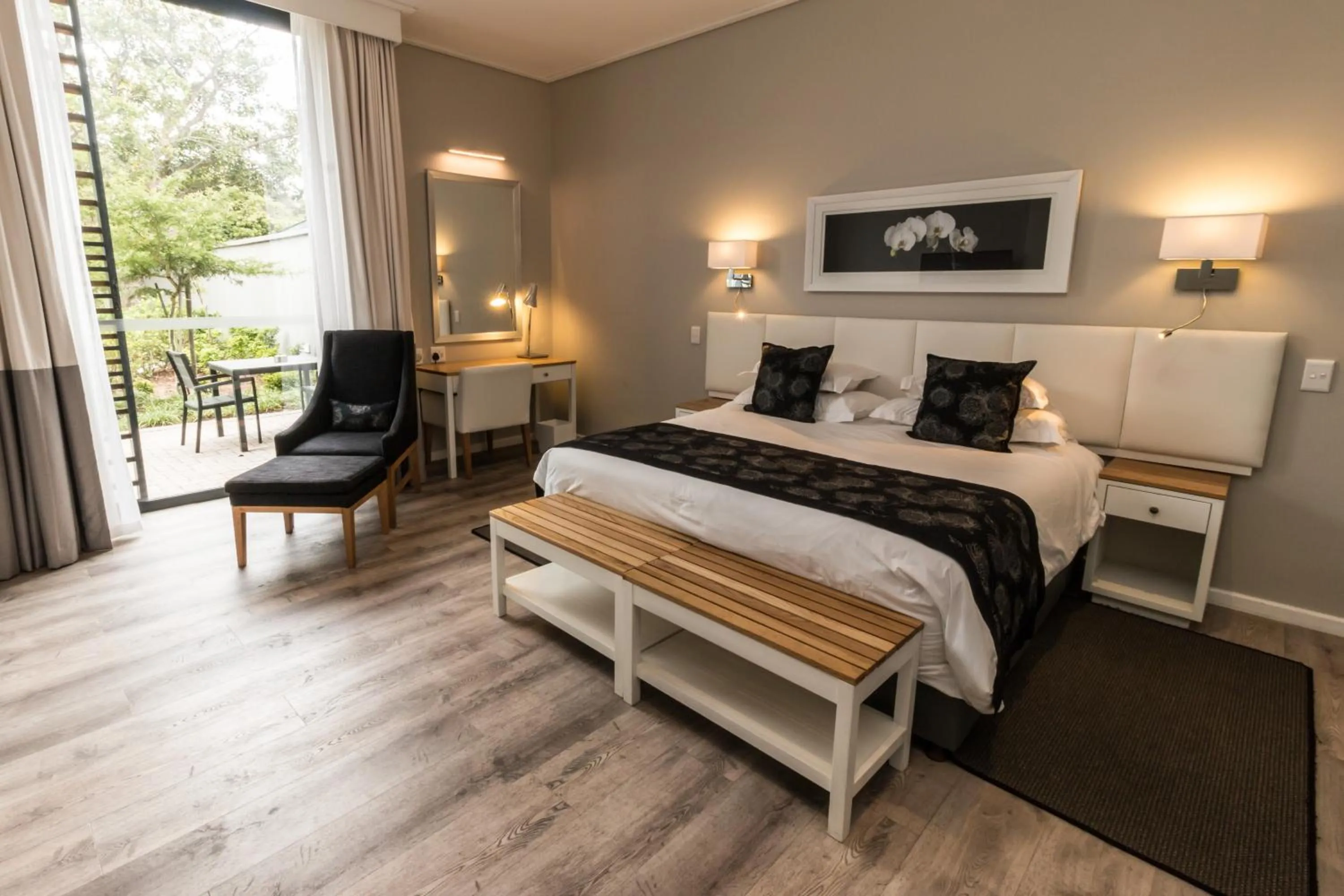 Bedroom, Bed in Royal St. Andrews Hotel, Spa and Conference Centre