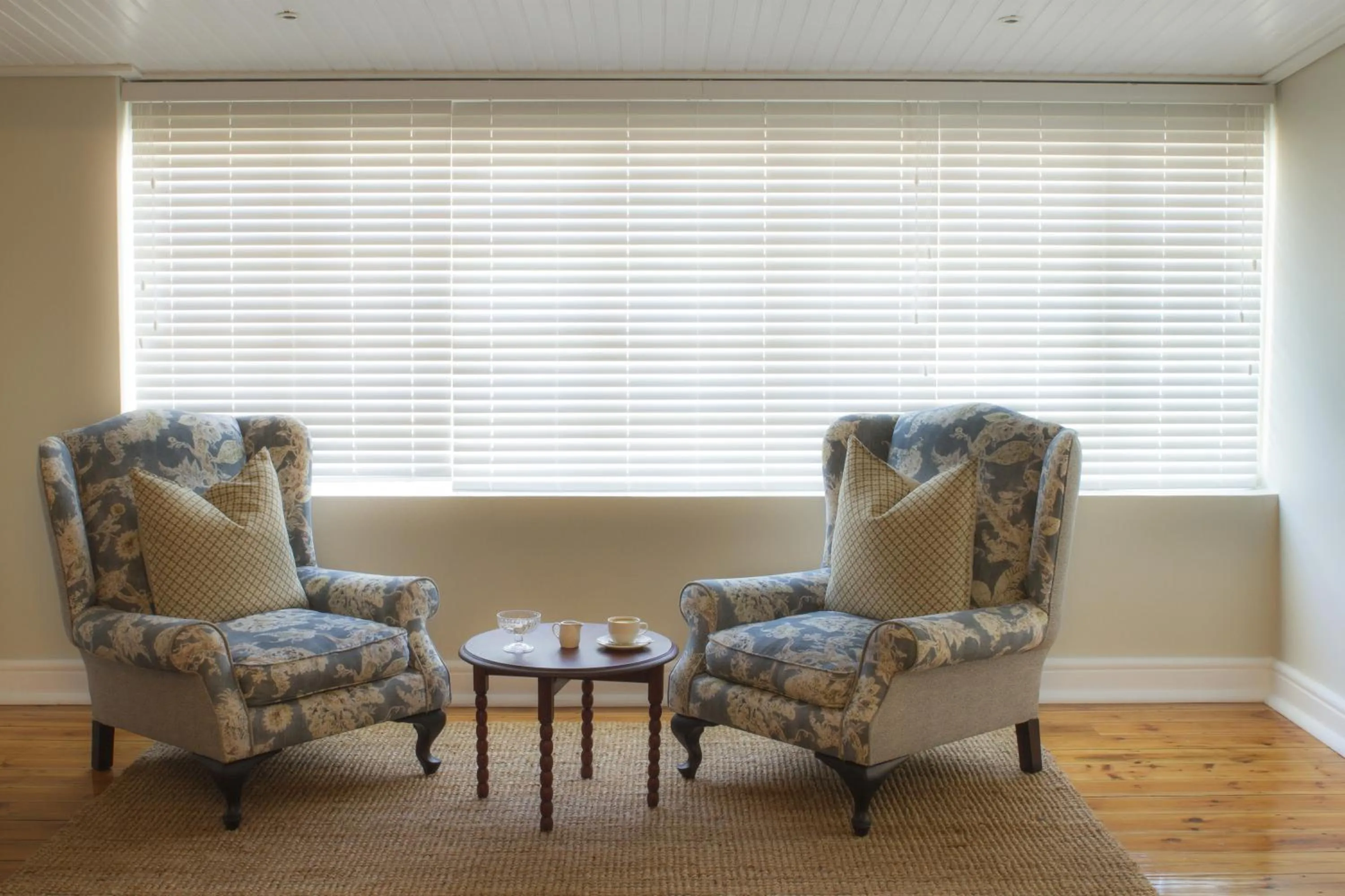 Communal lounge/ TV room in Royal St. Andrews Hotel, Spa and Conference Centre