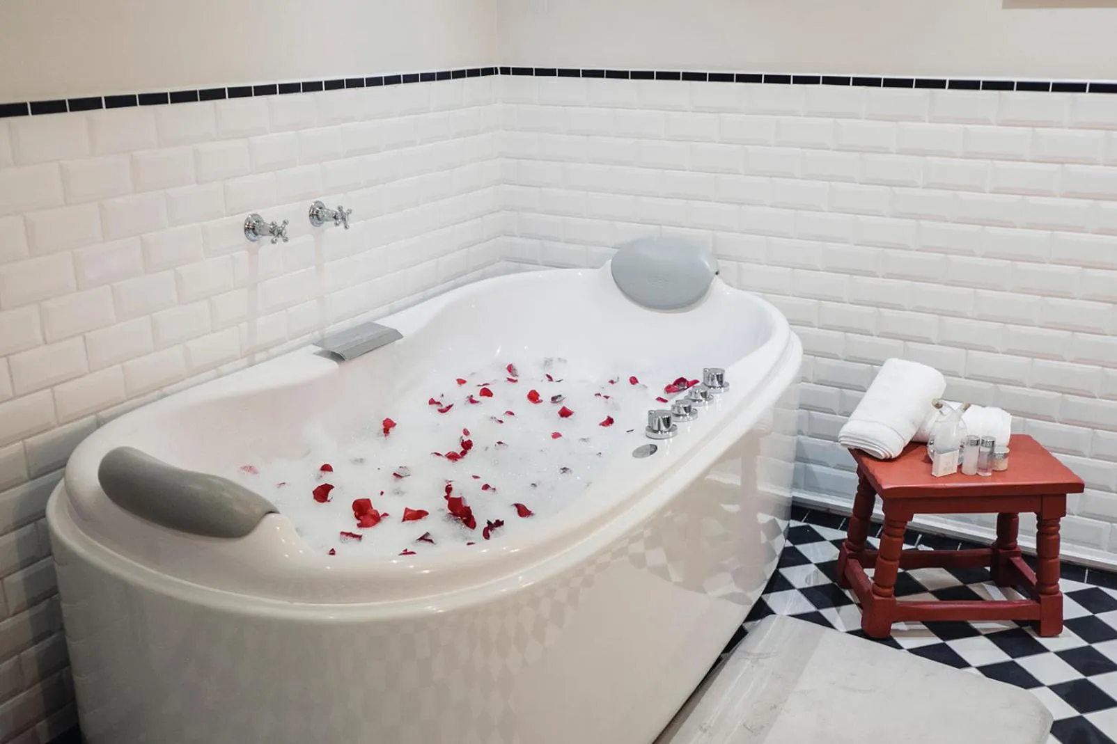 Bathroom in Royal St. Andrews Hotel, Spa and Conference Centre