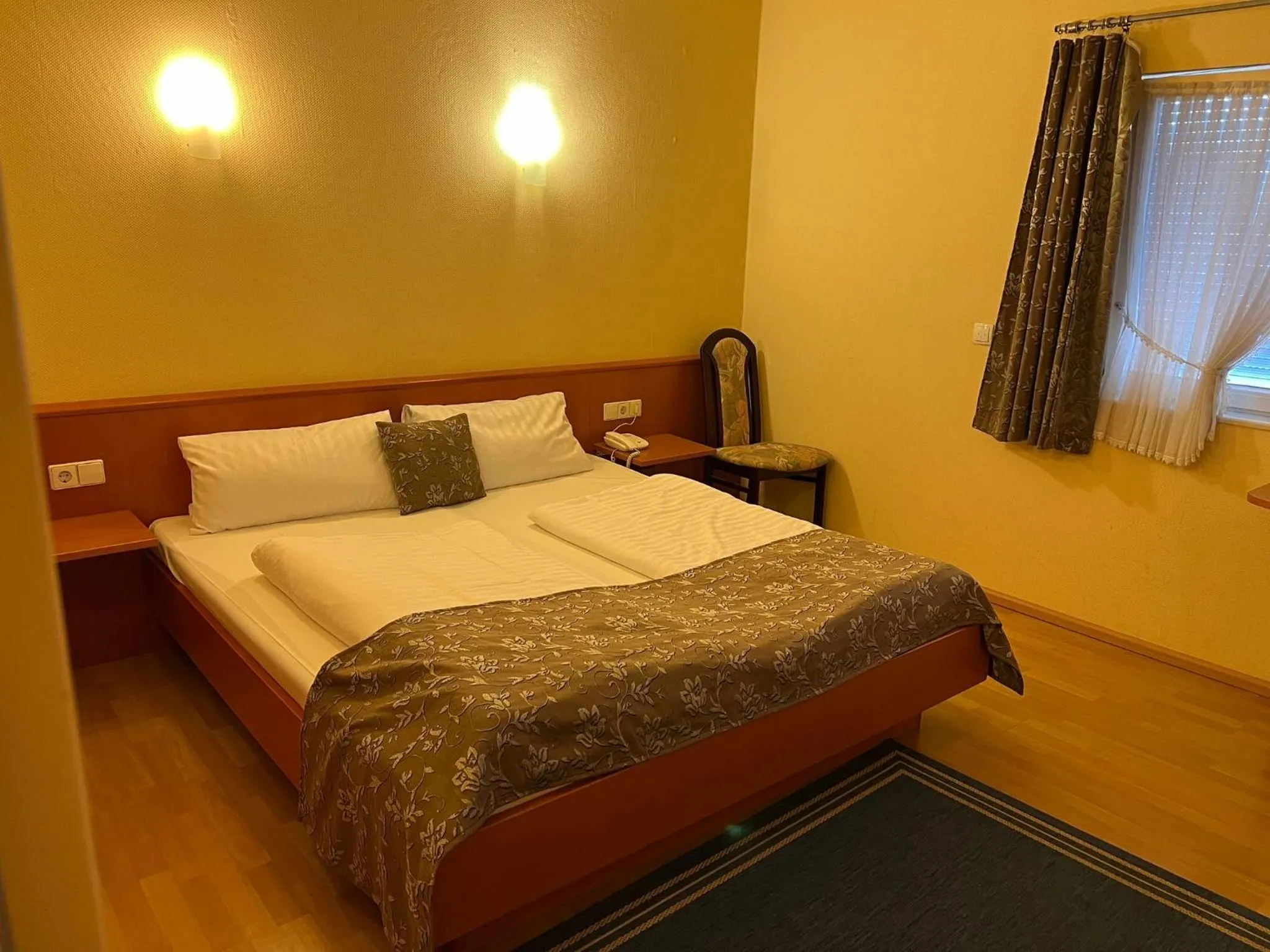 Bed in Hotel Zum Kaffeekännchen