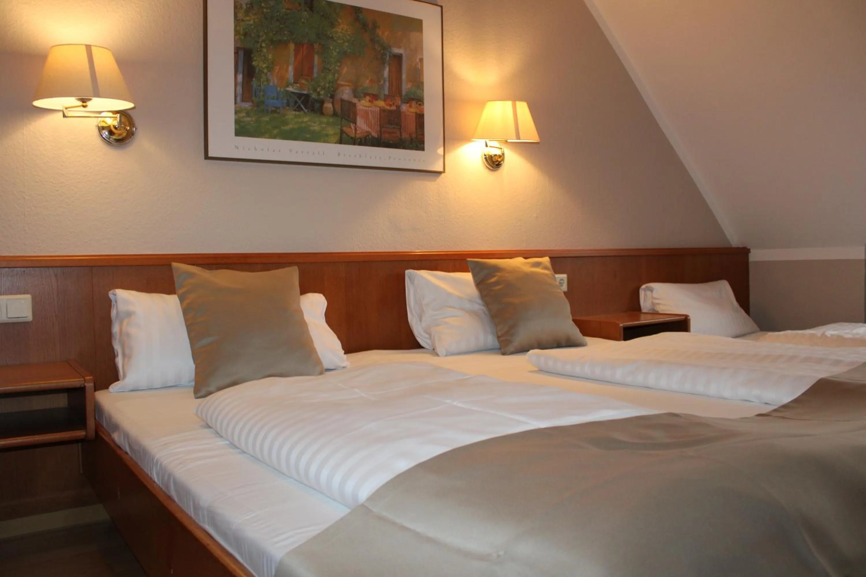 Bed in Hotel Zum Kaffeekännchen