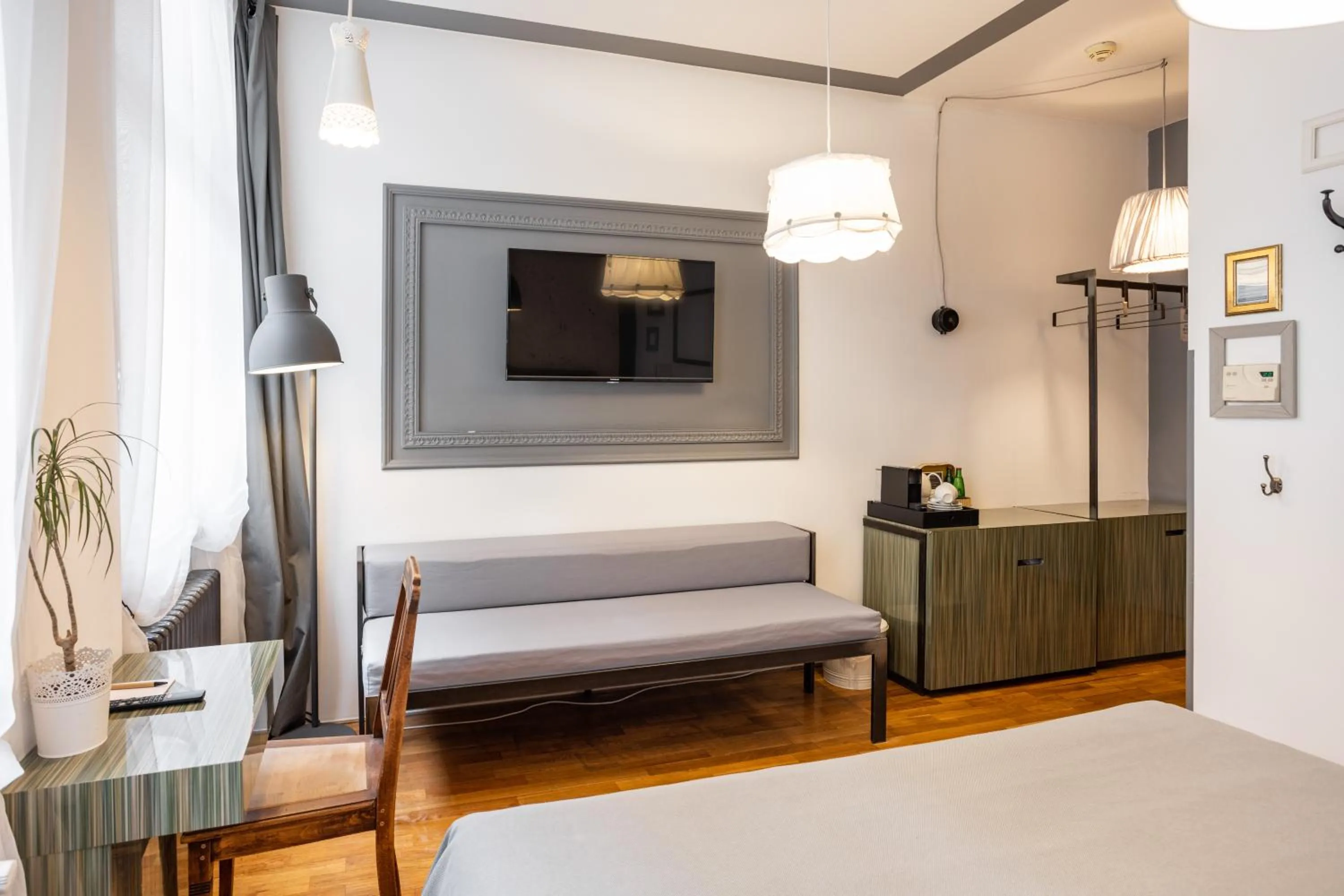 Bed in Miss Sophie's New Town & Wellness