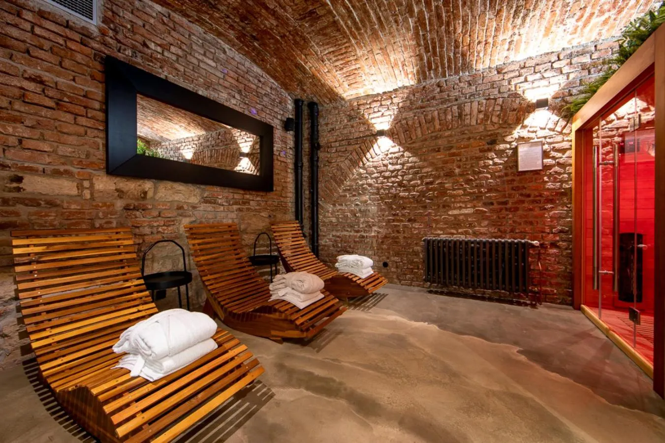 Massage in Miss Sophie's New Town & Wellness