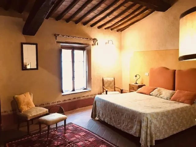 Photo of the whole room, Bed in La Locanda del Loggiato