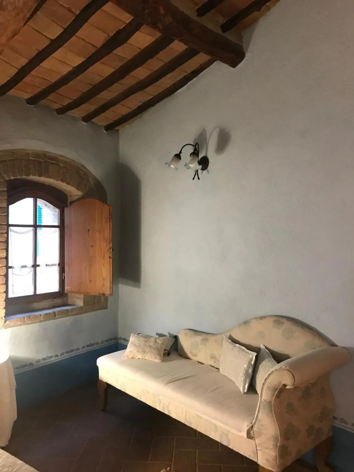 Photo of the whole room, Bed in La Locanda del Loggiato