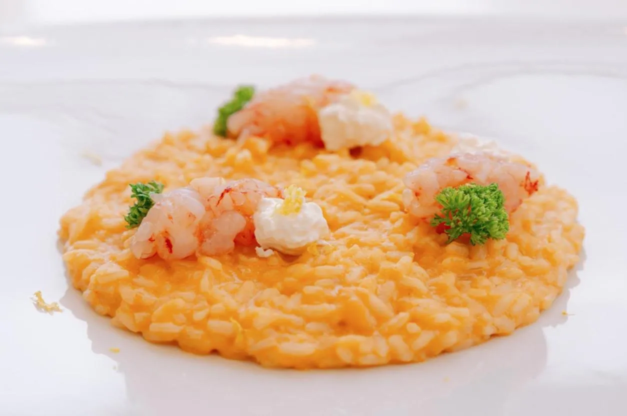 Restaurant/places to eat in Minori Palace