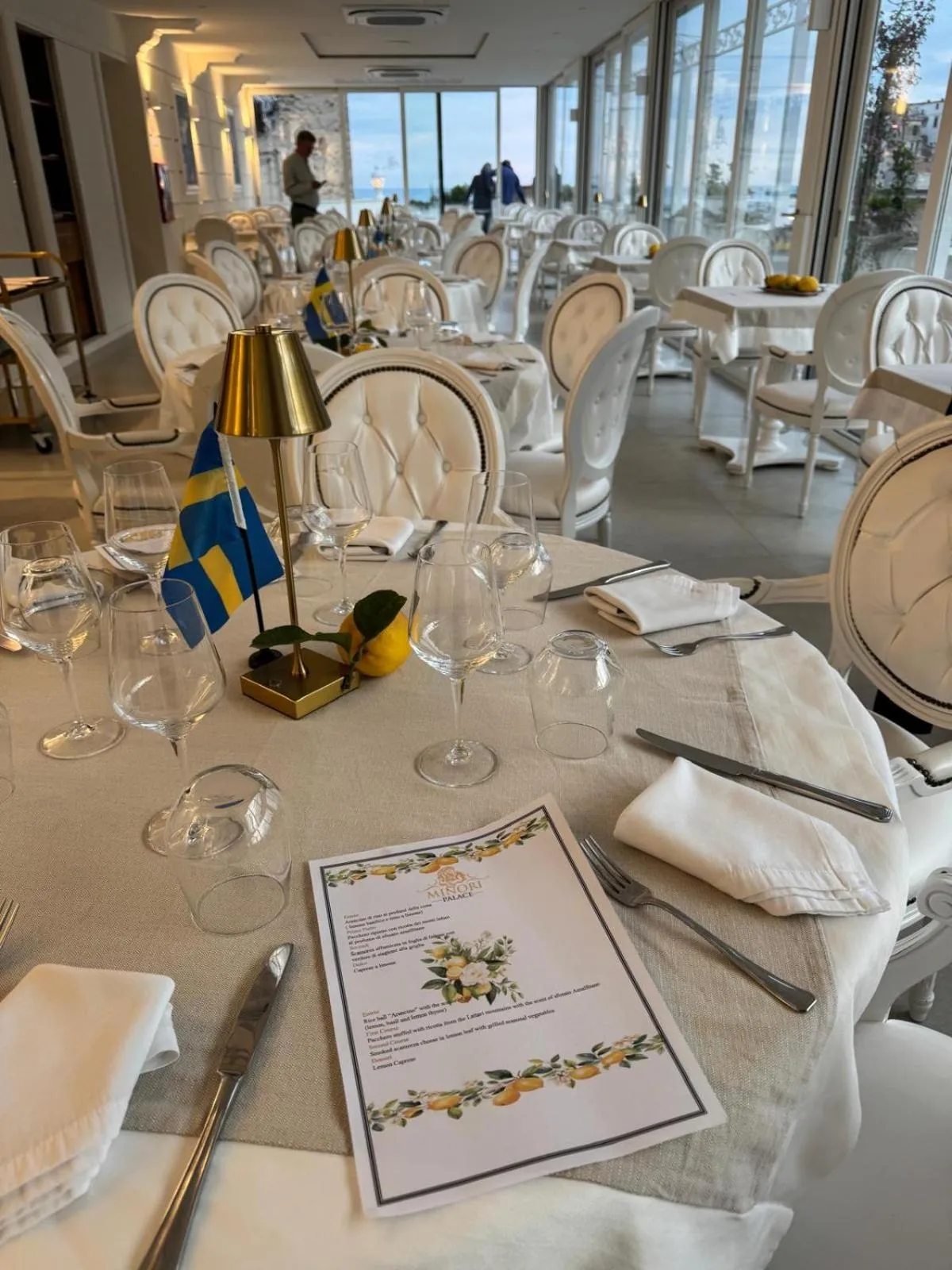 Restaurant/places to eat in Minori Palace