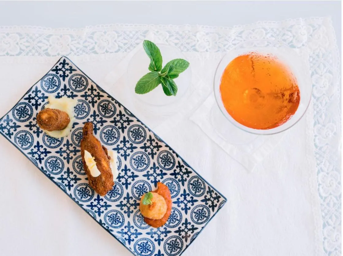 Restaurant/places to eat in Minori Palace