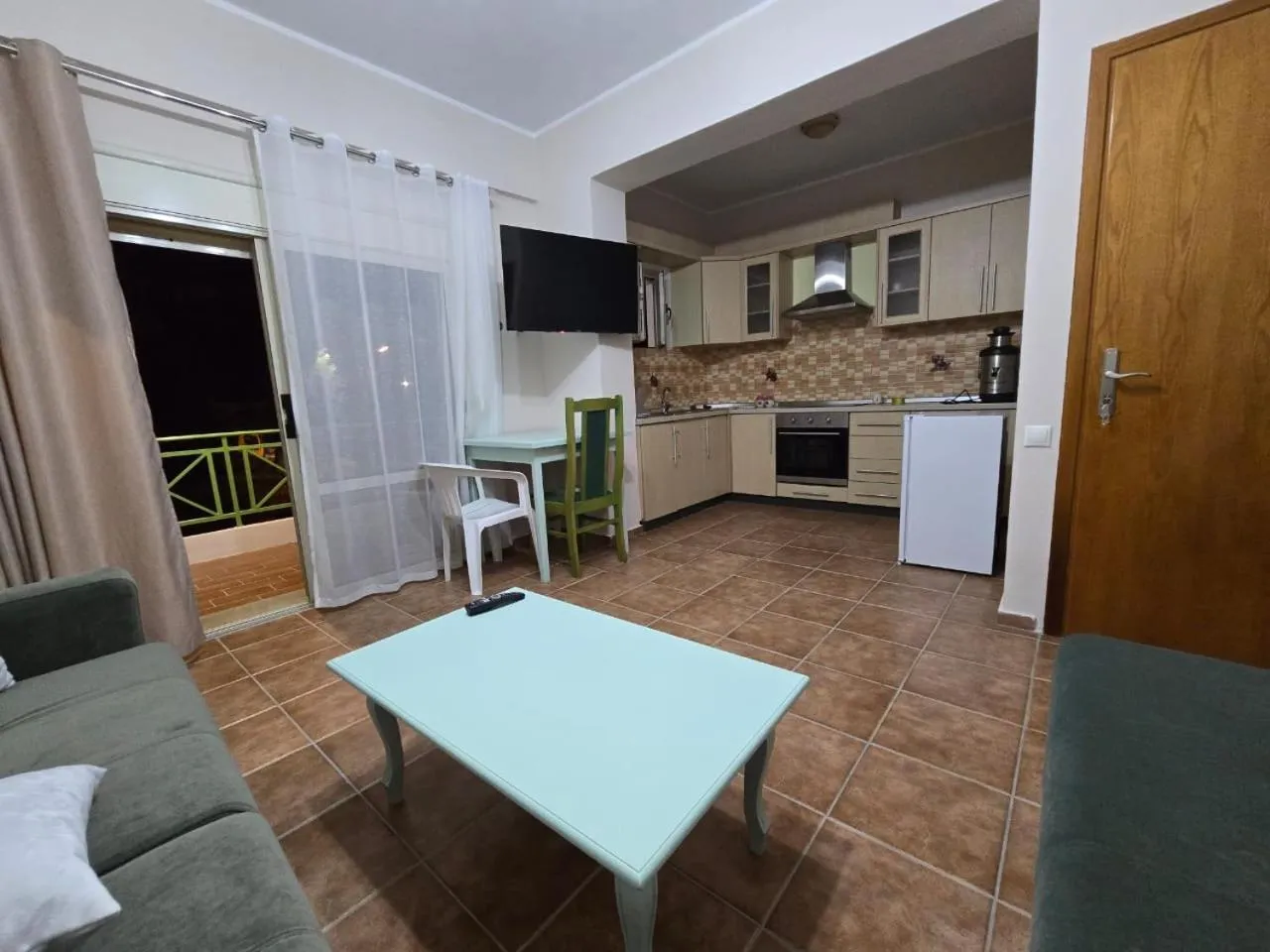 kitchen in Olivet Hotel